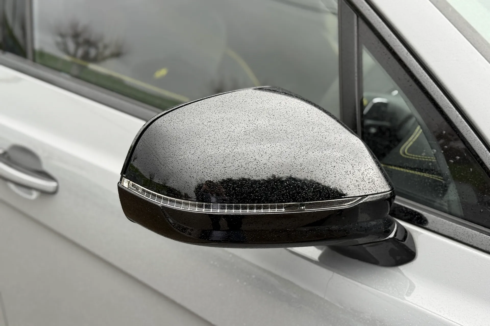 Bentley BENTAYGA thumbnail image number 5