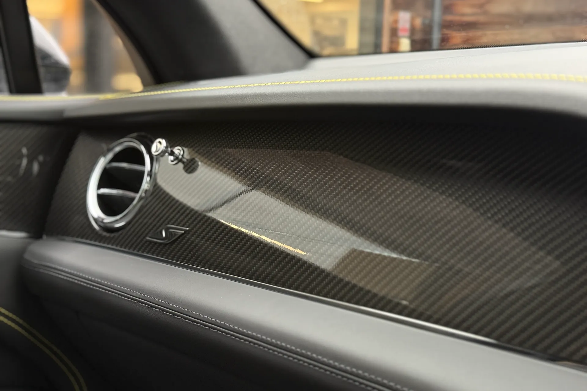 Bentley BENTAYGA thumbnail image number 19