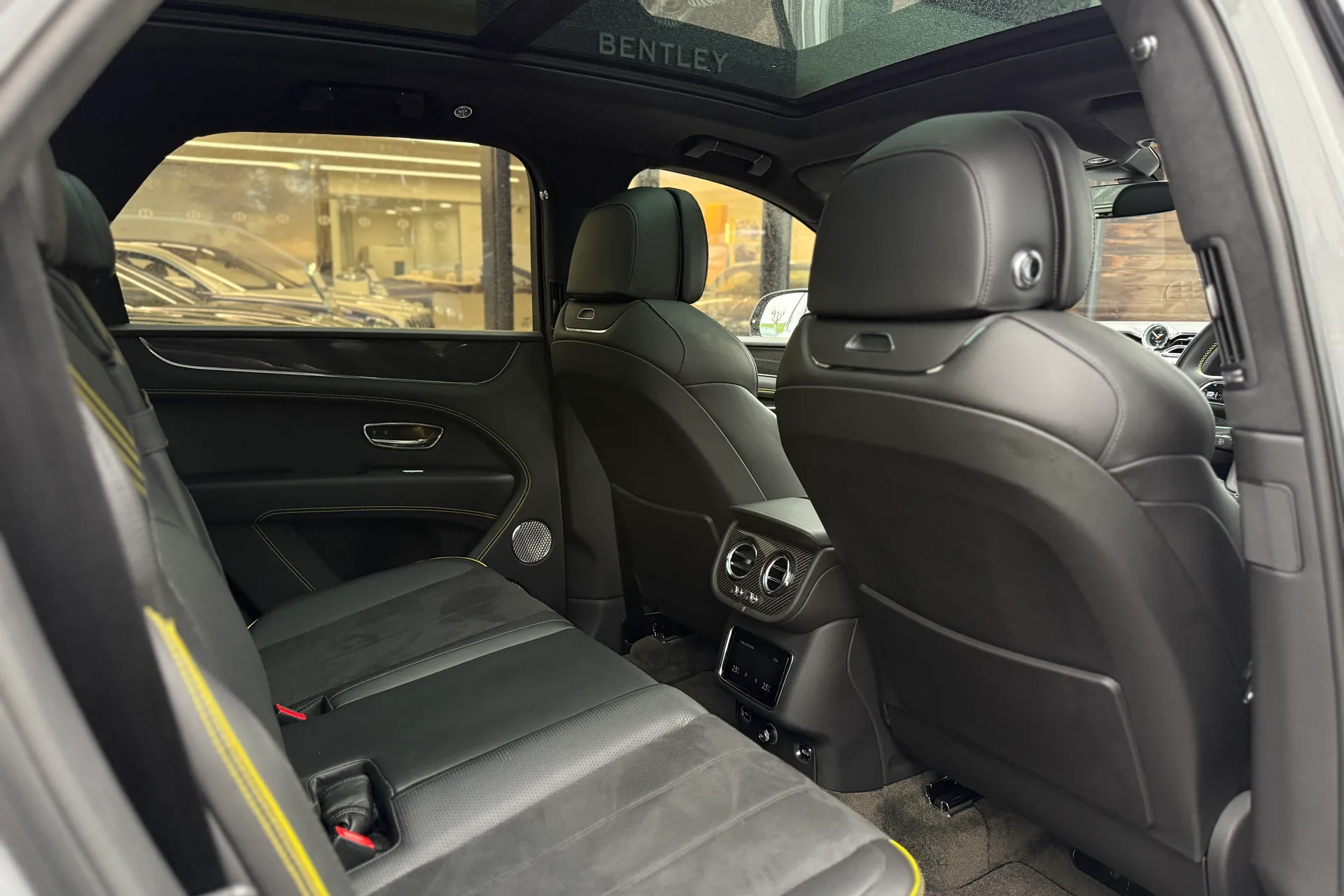 Bentley BENTAYGA thumbnail image number 34