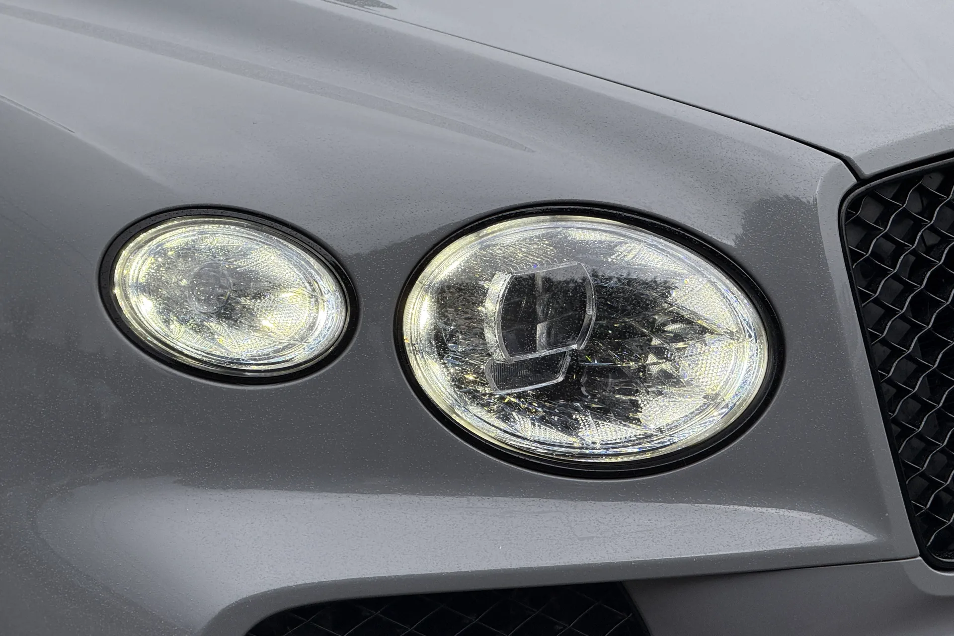 Bentley BENTAYGA thumbnail image number 3