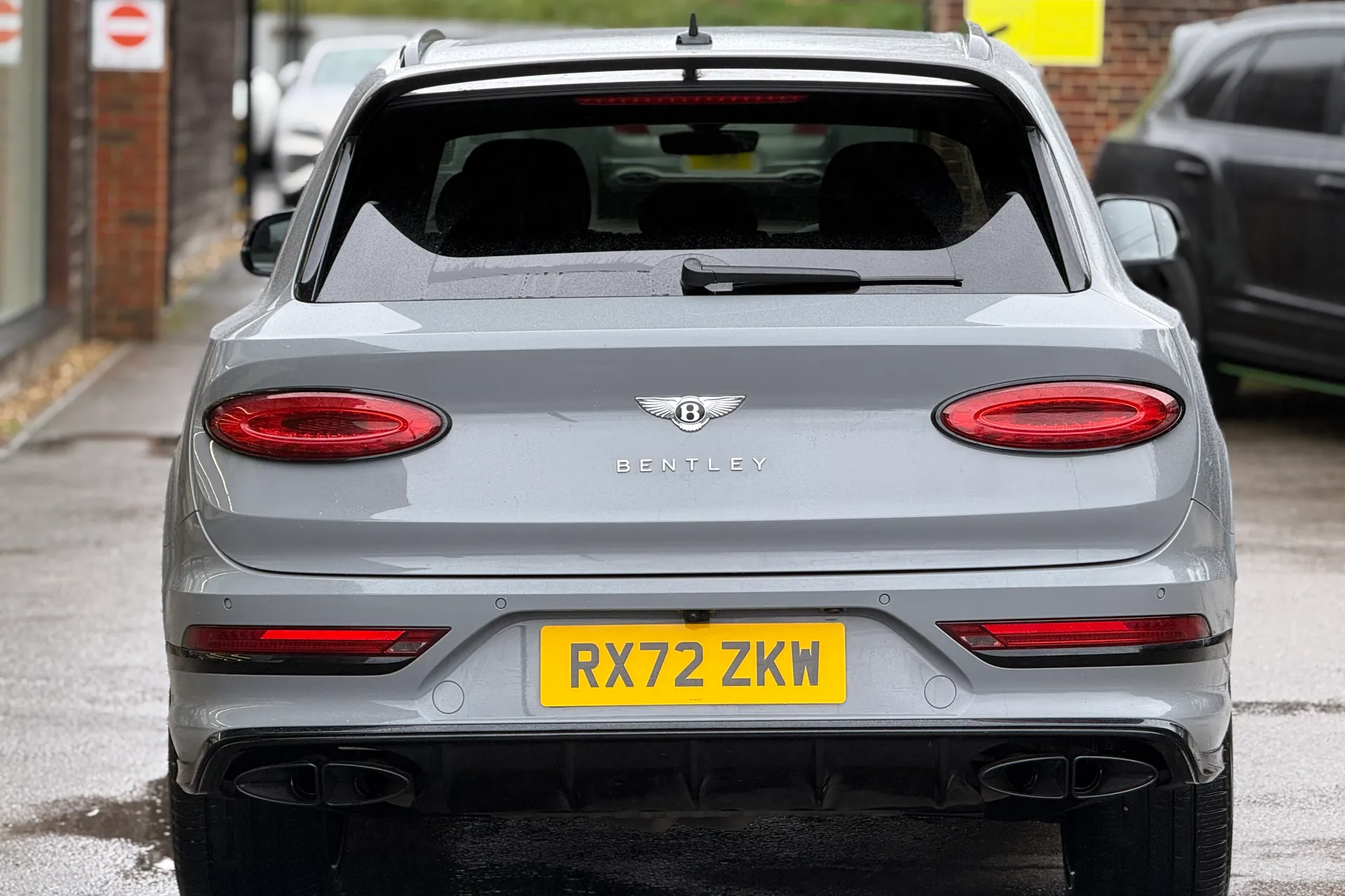 Bentley BENTAYGA thumbnail image number 9