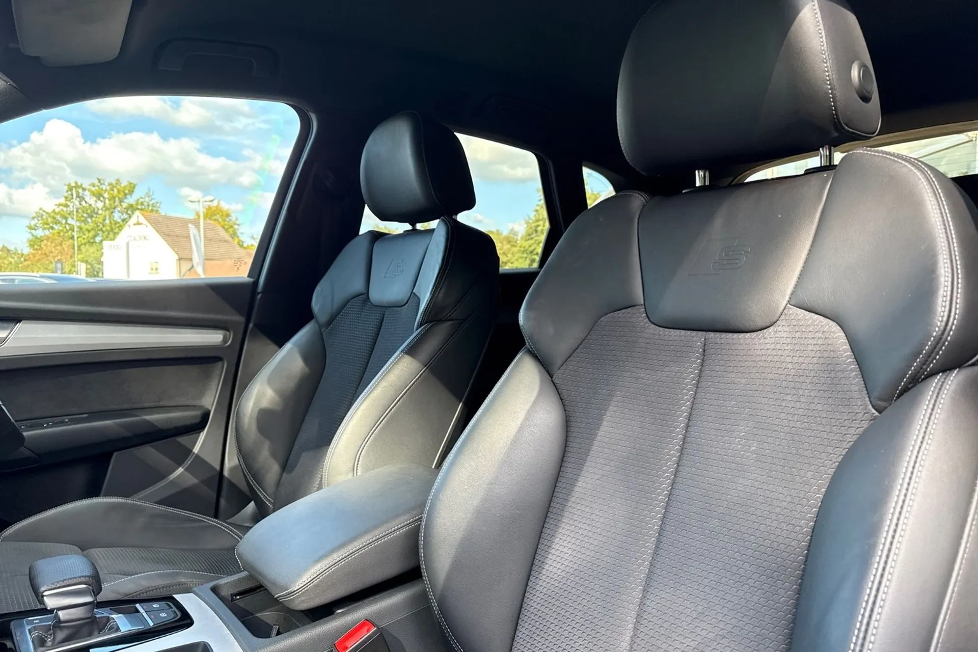 Audi Q5 thumbnail image number 18