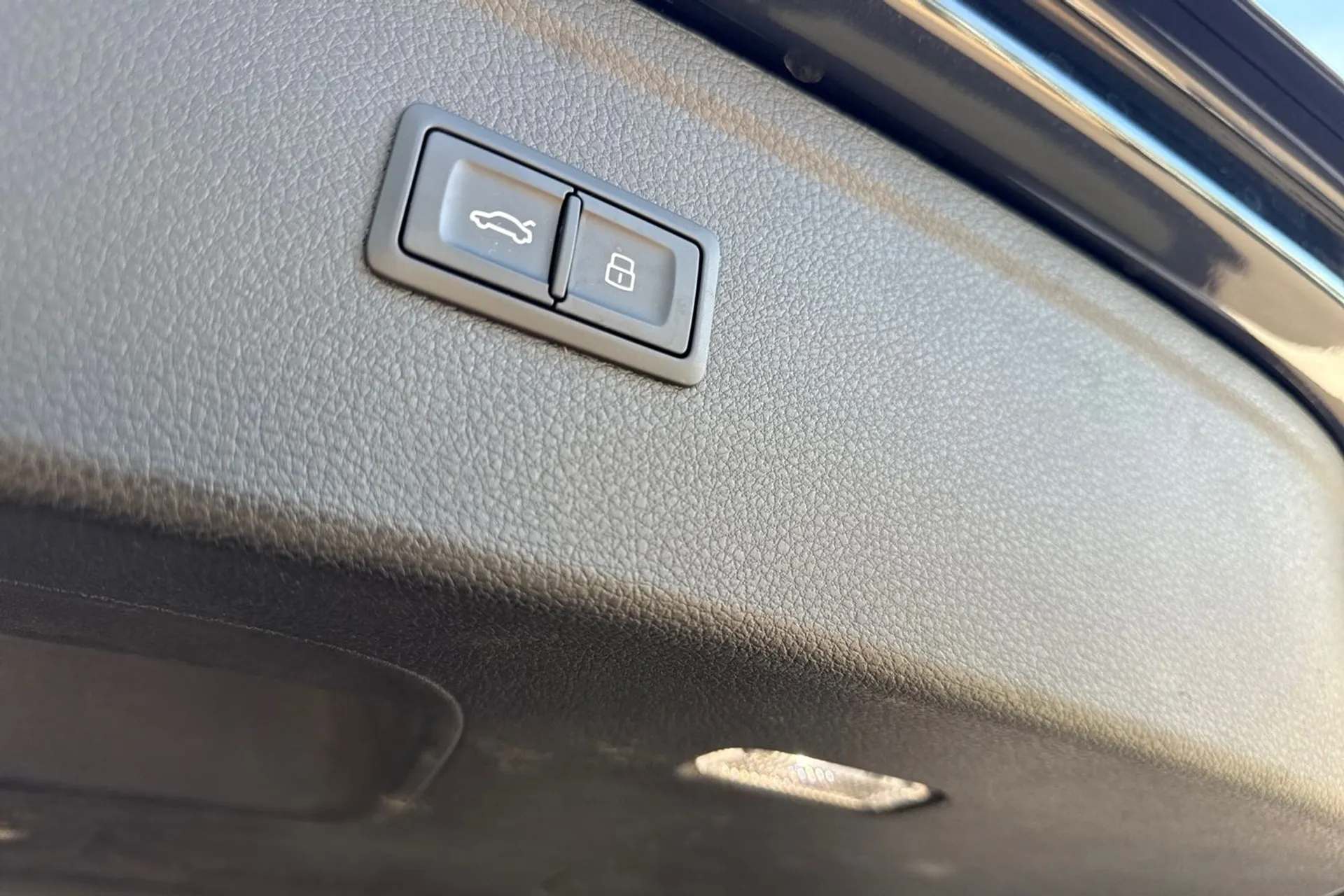 Audi Q5 thumbnail image number 28