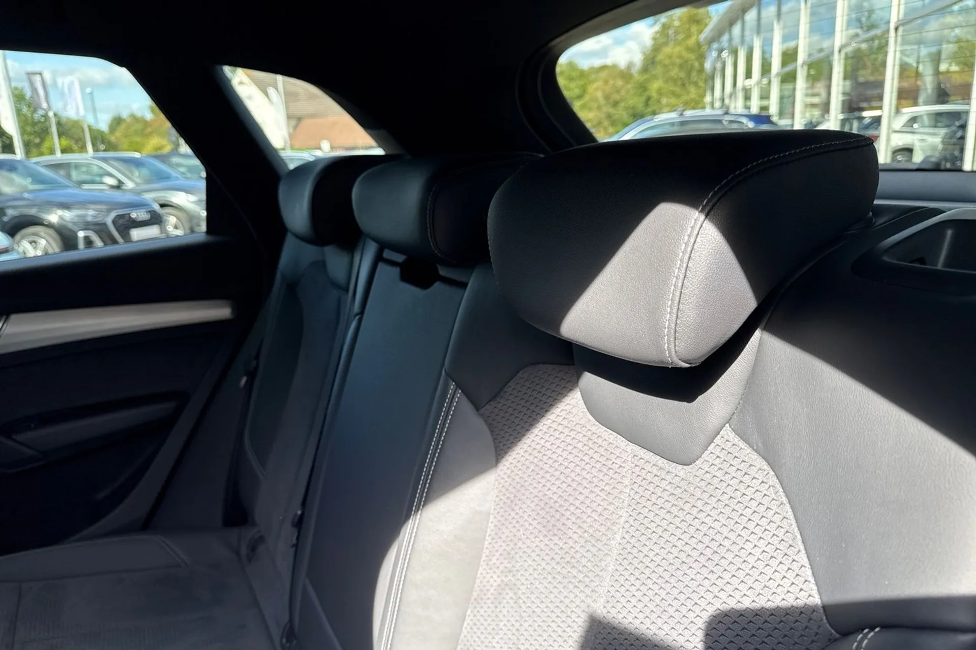 Audi Q5 thumbnail image number 36