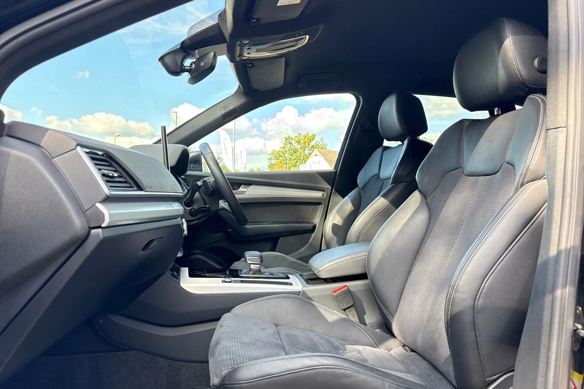 Audi Q5 thumbnail image number 17