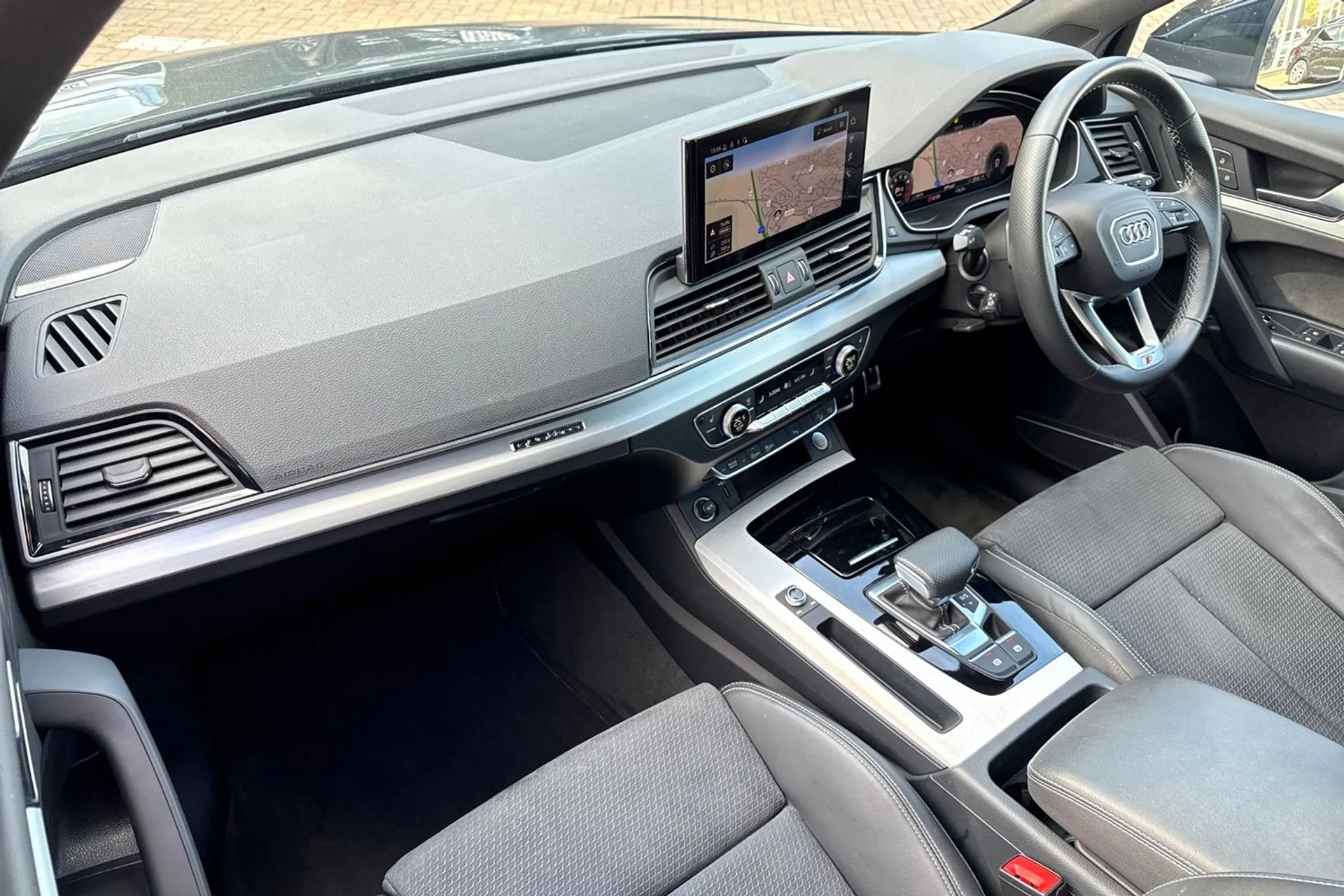 Audi Q5 thumbnail image number 16