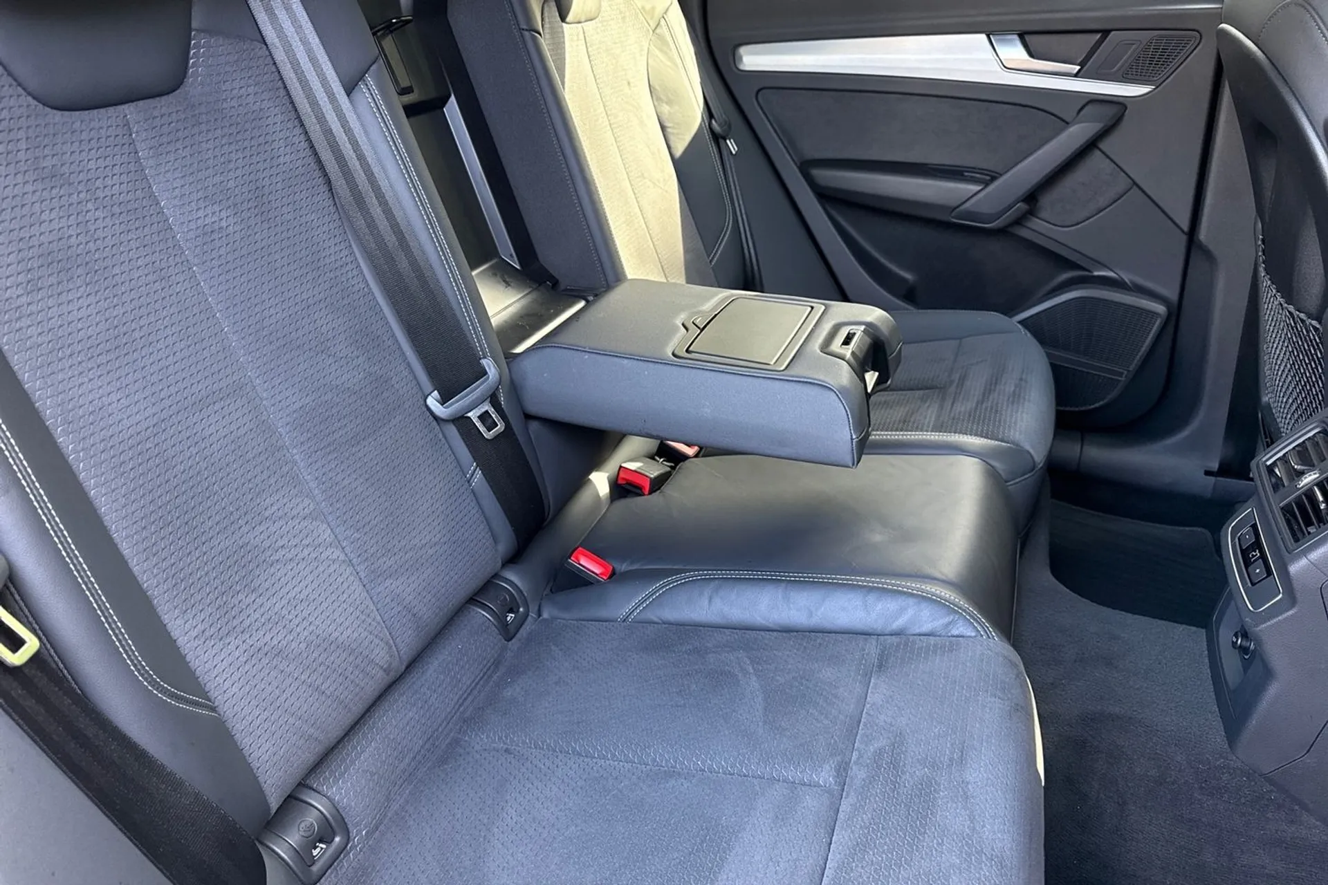 Audi Q5 thumbnail image number 33