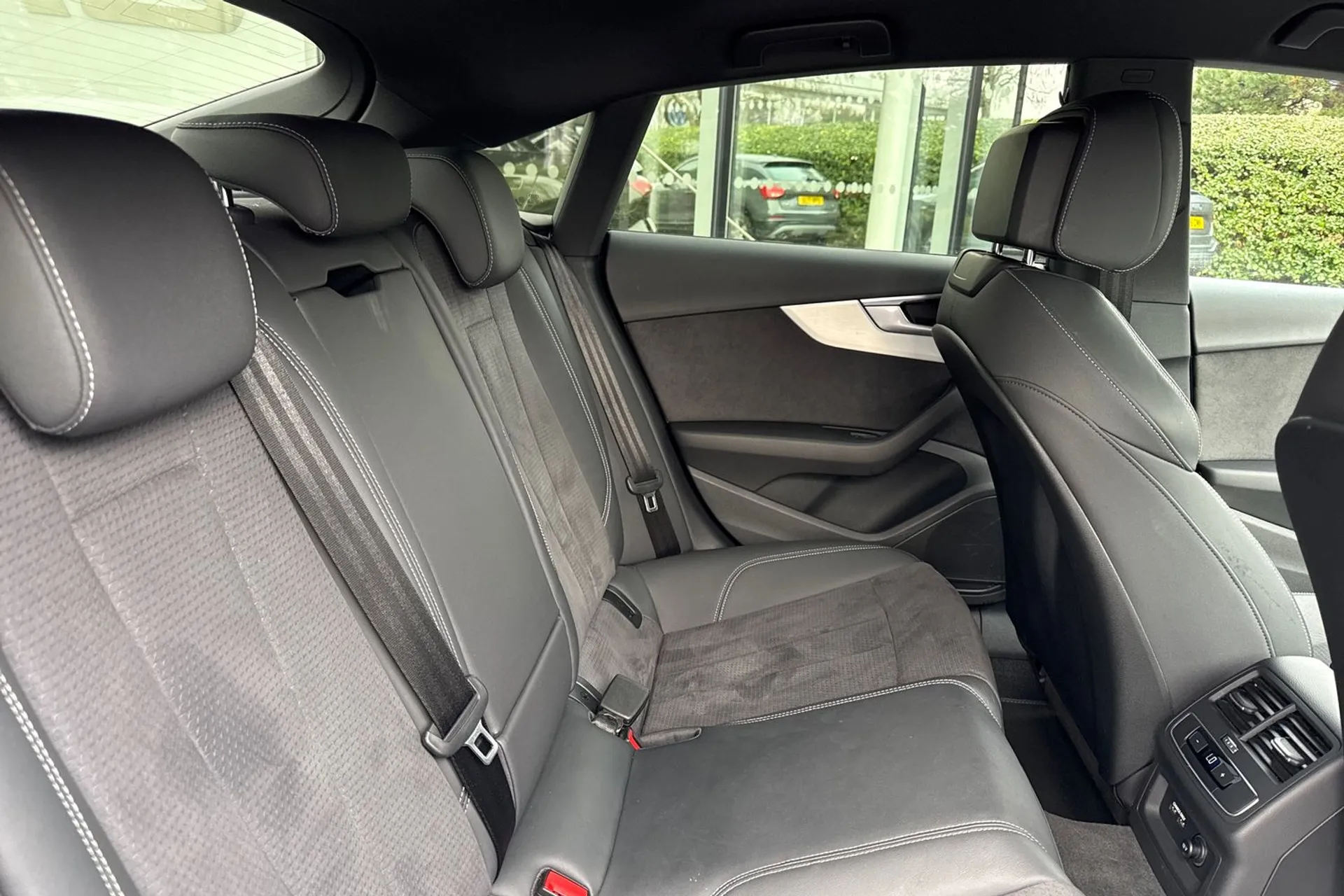 Audi A5 thumbnail image number 44