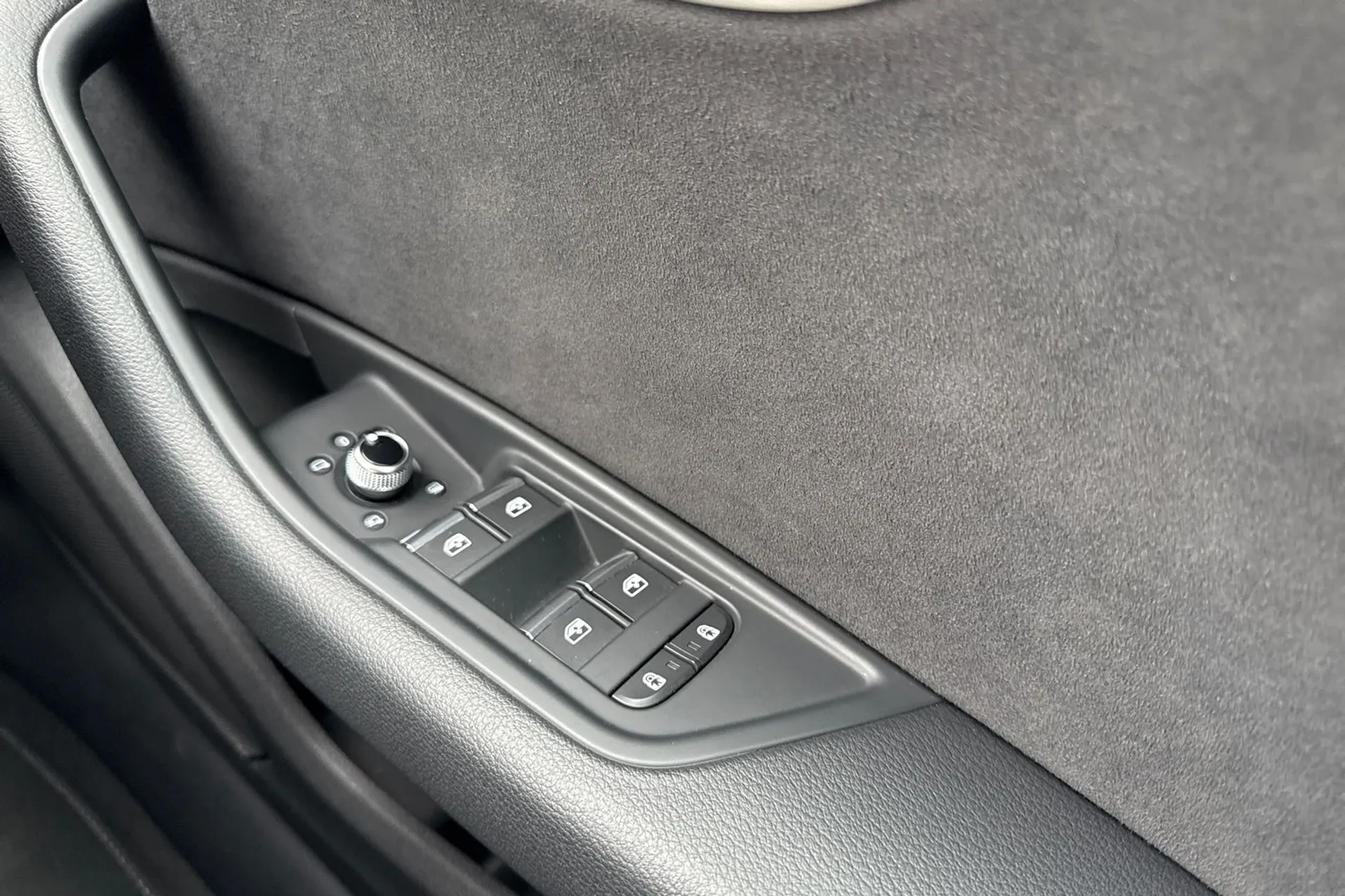 Audi A5 thumbnail image number 43