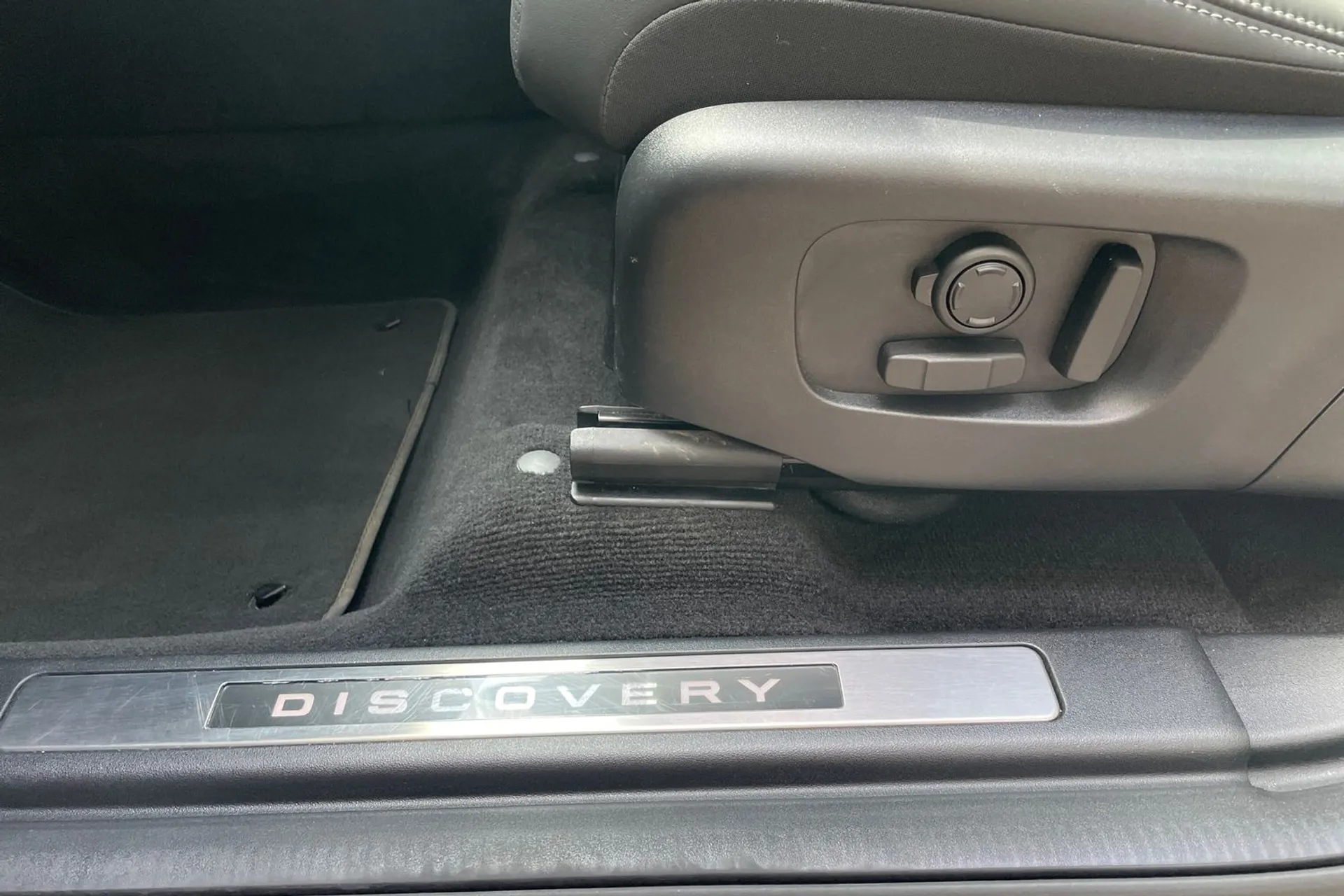 LAND ROVER DISCOVERY SPORT thumbnail image number 56