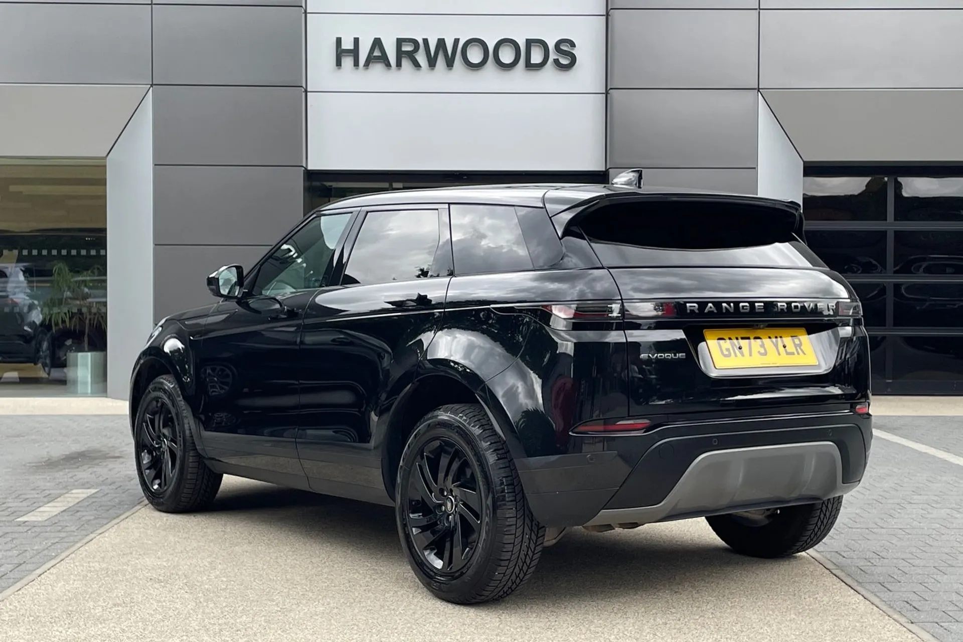 LAND ROVER RANGE ROVER EVOQUE thumbnail image number 2