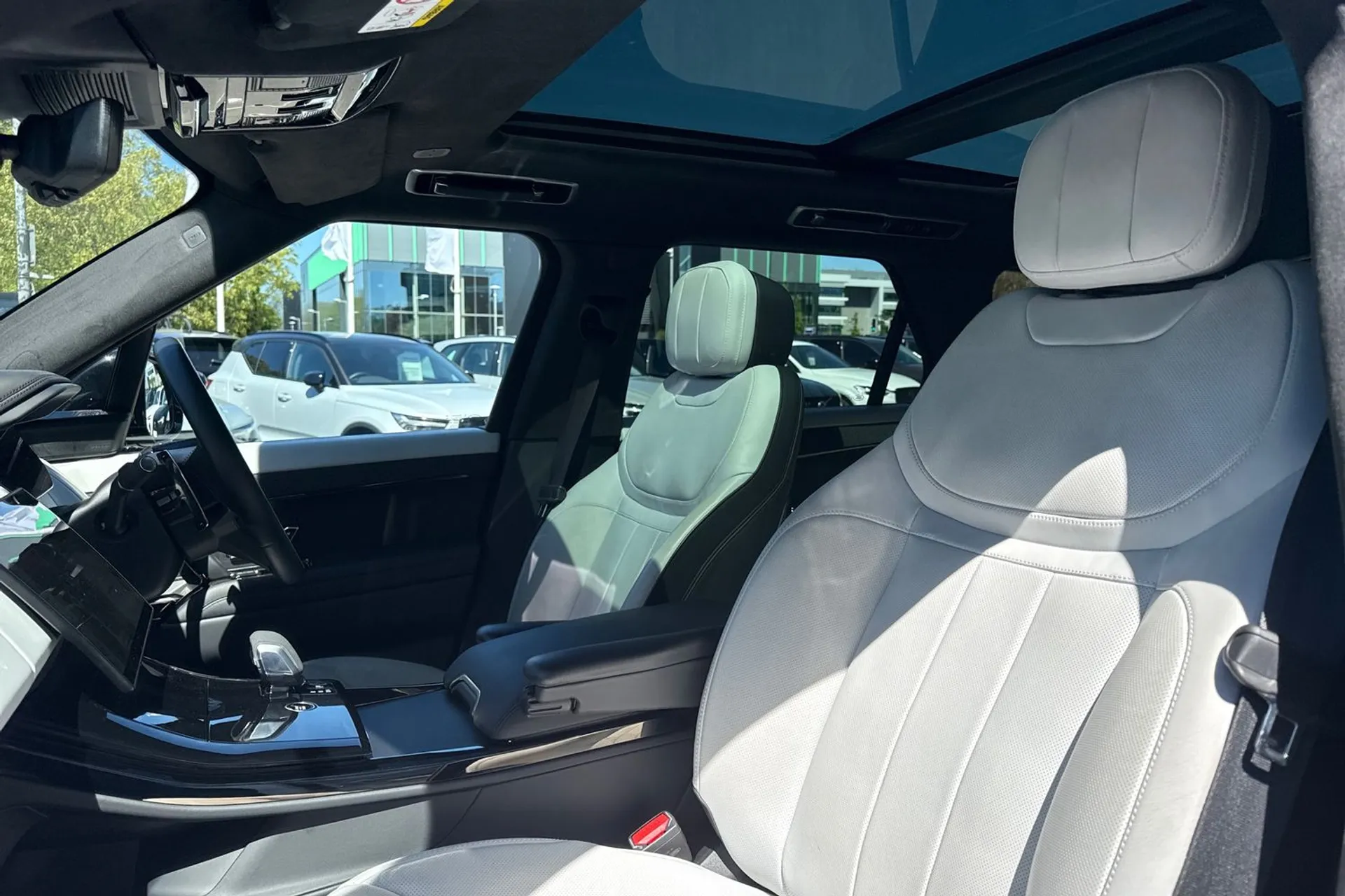 LAND ROVER RANGE ROVER SPORT thumbnail image number 31