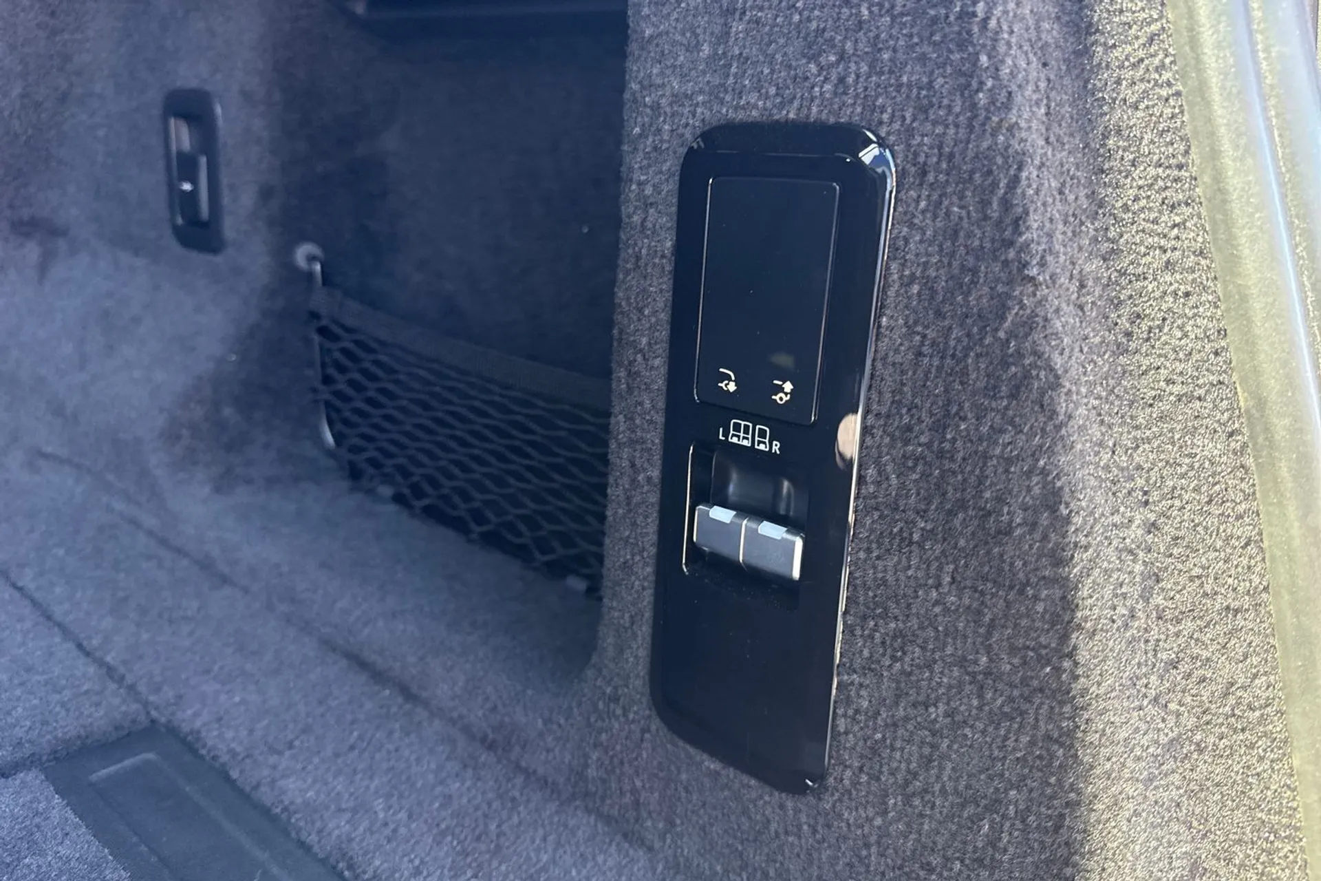 LAND ROVER RANGE ROVER SPORT thumbnail image number 23