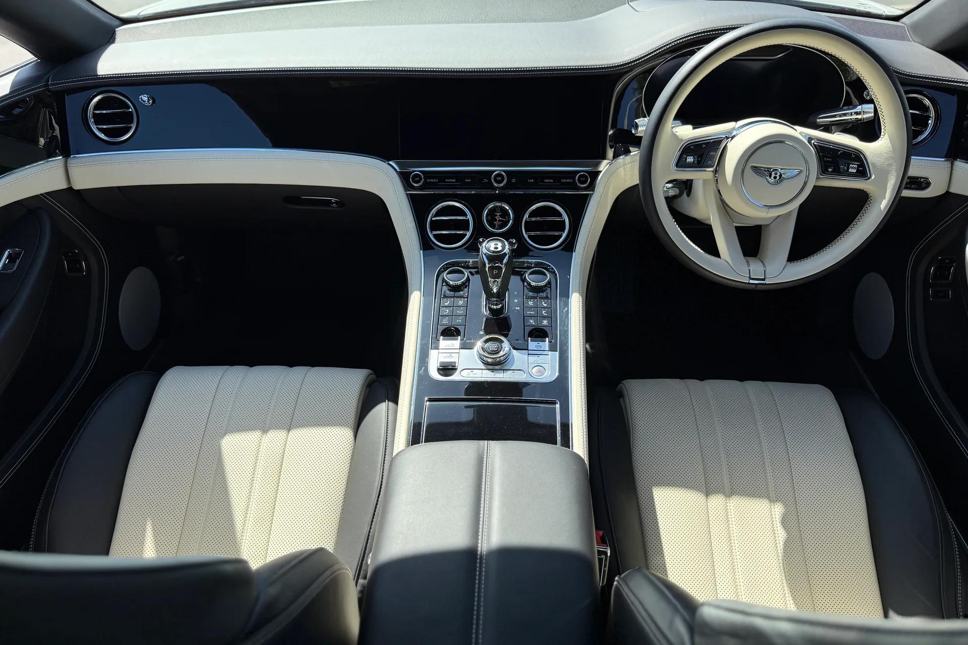 Bentley CONTINENTAL GTC thumbnail image number 4
