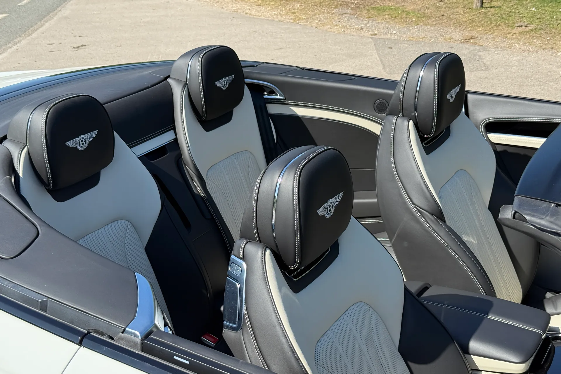 Bentley CONTINENTAL GTC thumbnail image number 19