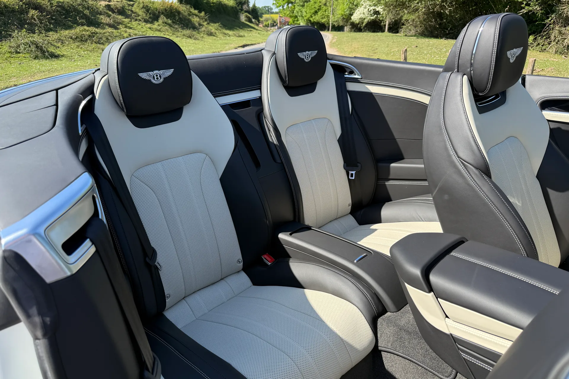Bentley CONTINENTAL GTC thumbnail image number 21