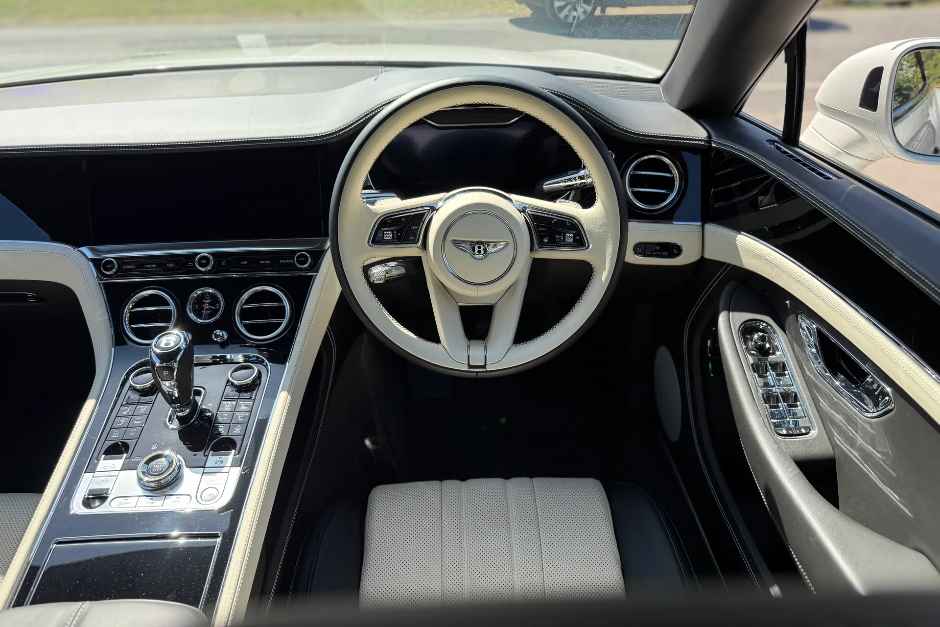 Bentley CONTINENTAL GTC thumbnail image number 42