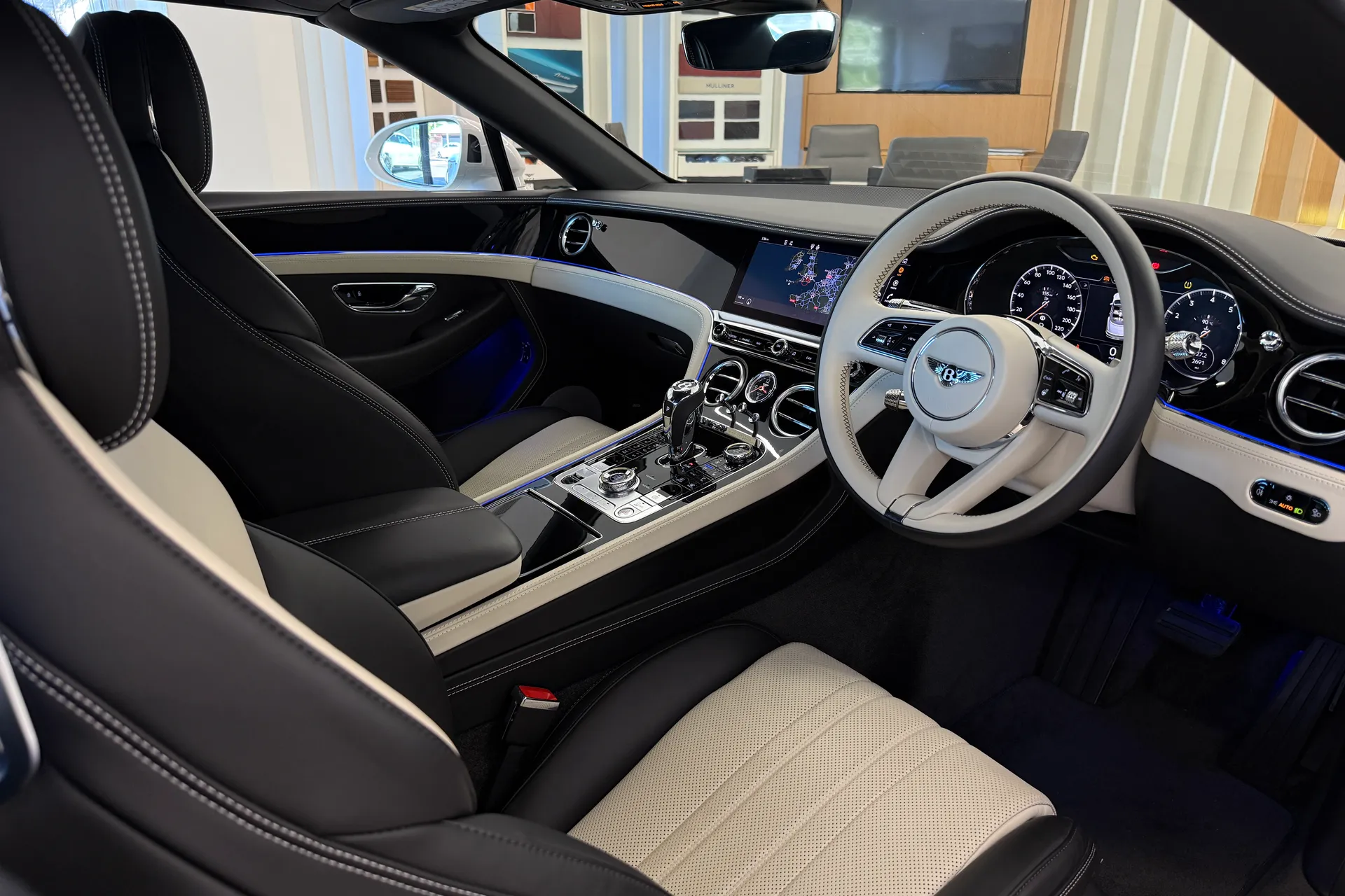 Bentley CONTINENTAL GTC thumbnail image number 38
