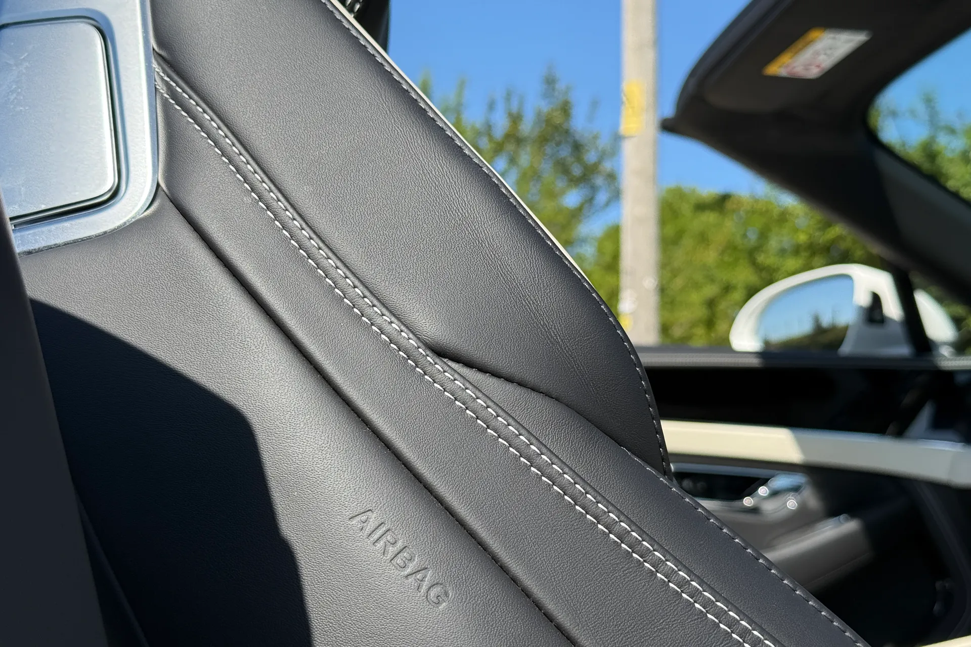 Bentley CONTINENTAL GTC thumbnail image number 32