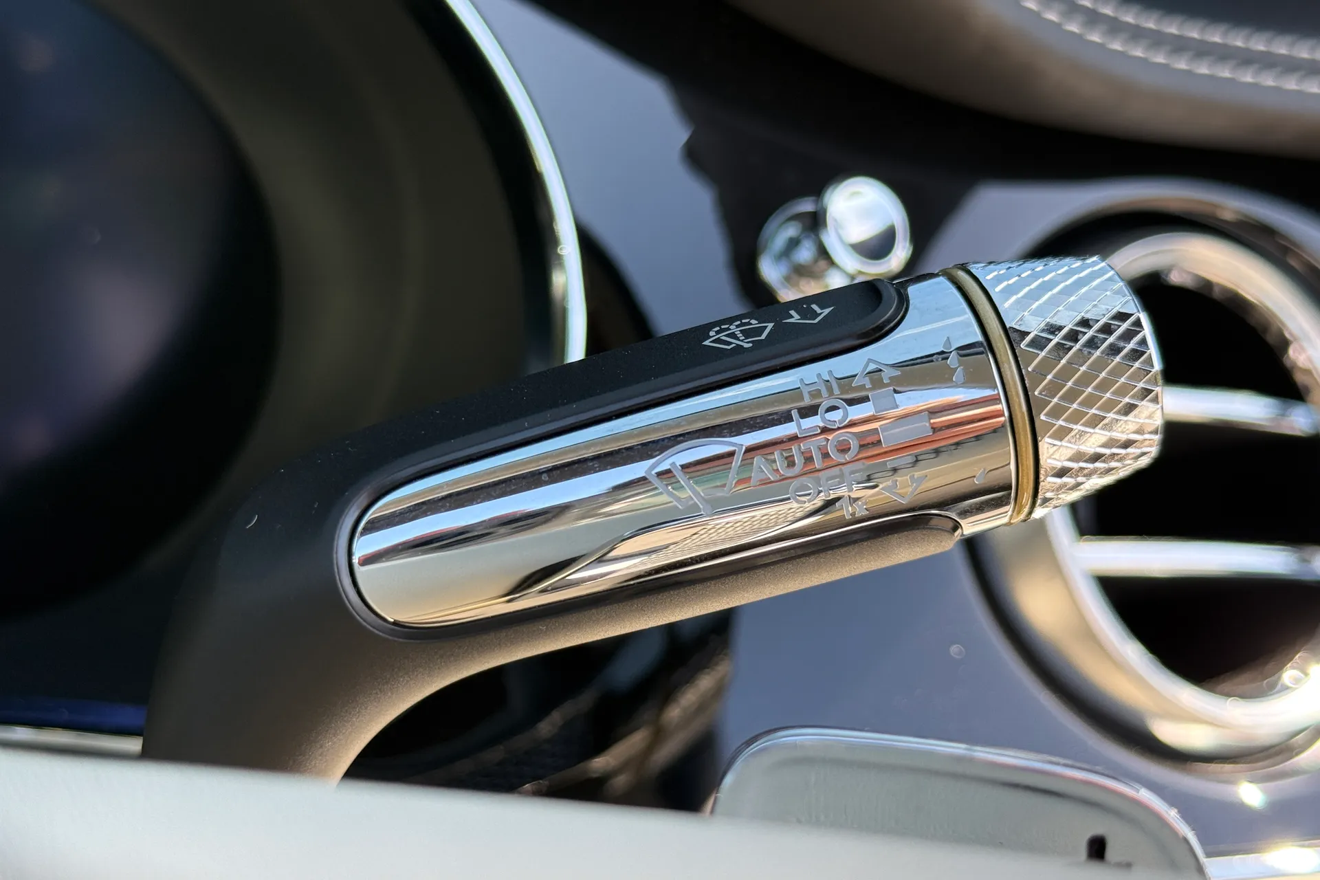 Bentley CONTINENTAL GTC thumbnail image number 23