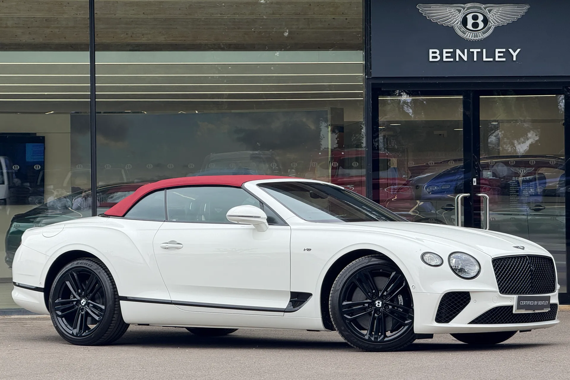 Bentley CONTINENTAL GTC focused image