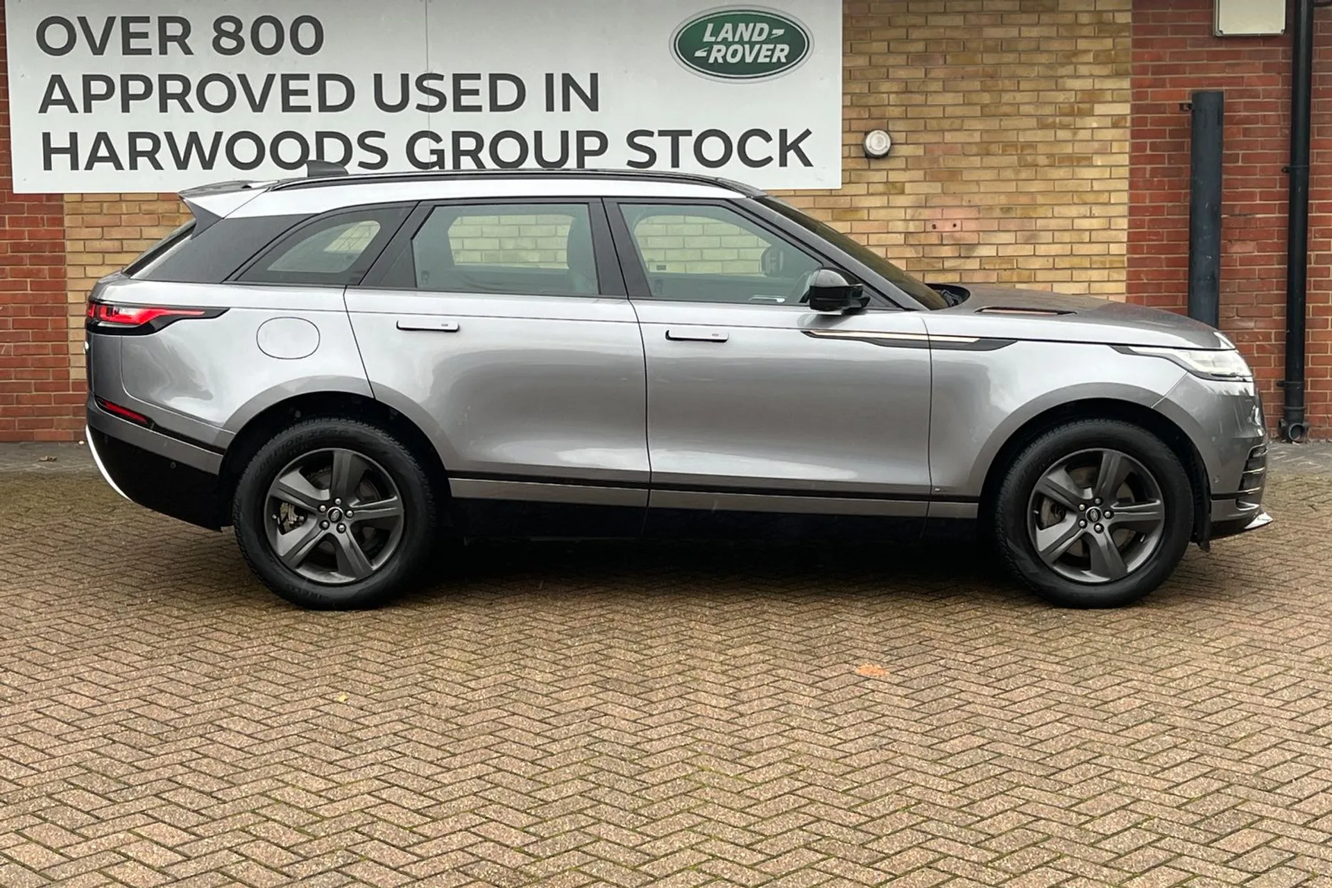 LAND ROVER RANGE ROVER VELAR thumbnail image number 2