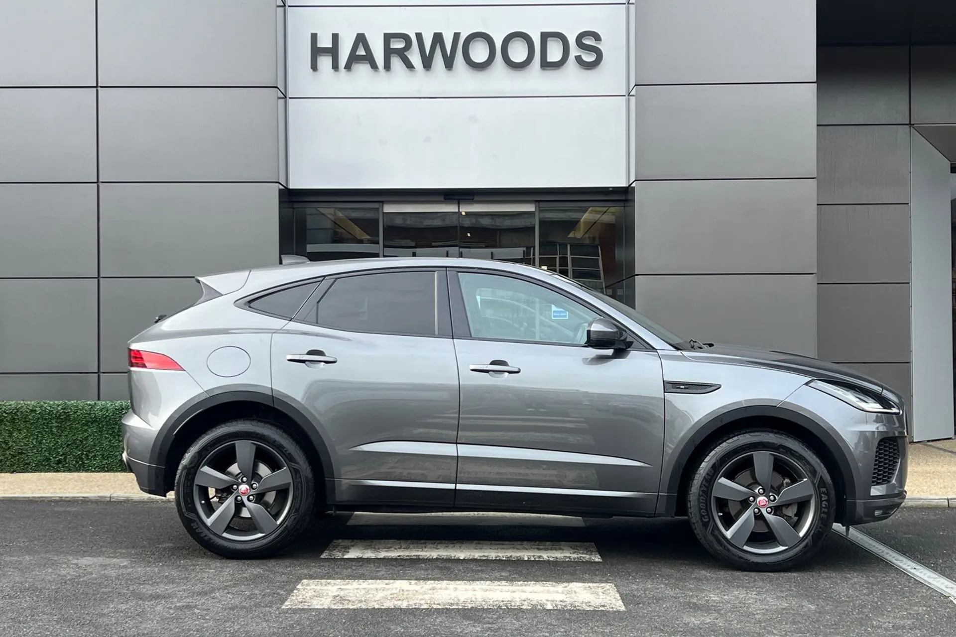 Jaguar E-PACE thumbnail image number 2