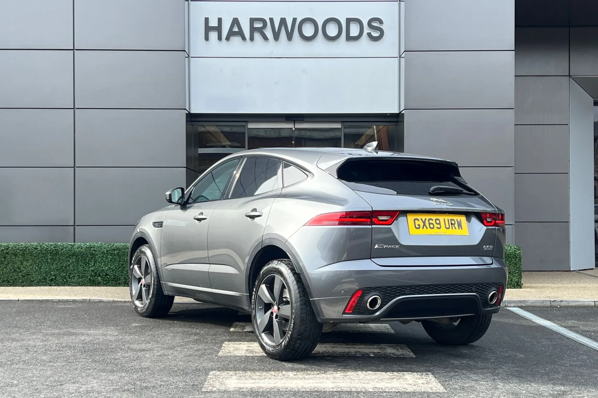 Jaguar E-PACE thumbnail image number 8