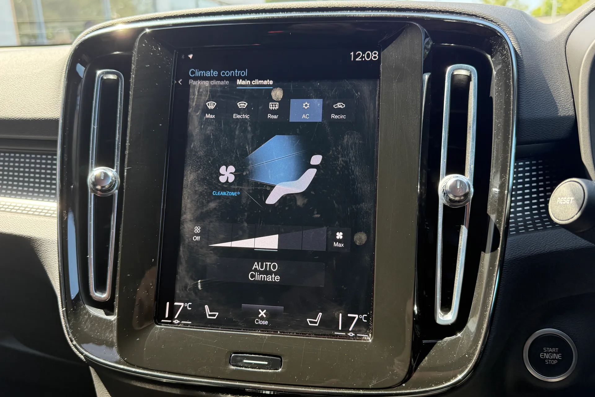 Volvo XC40 thumbnail image number 38