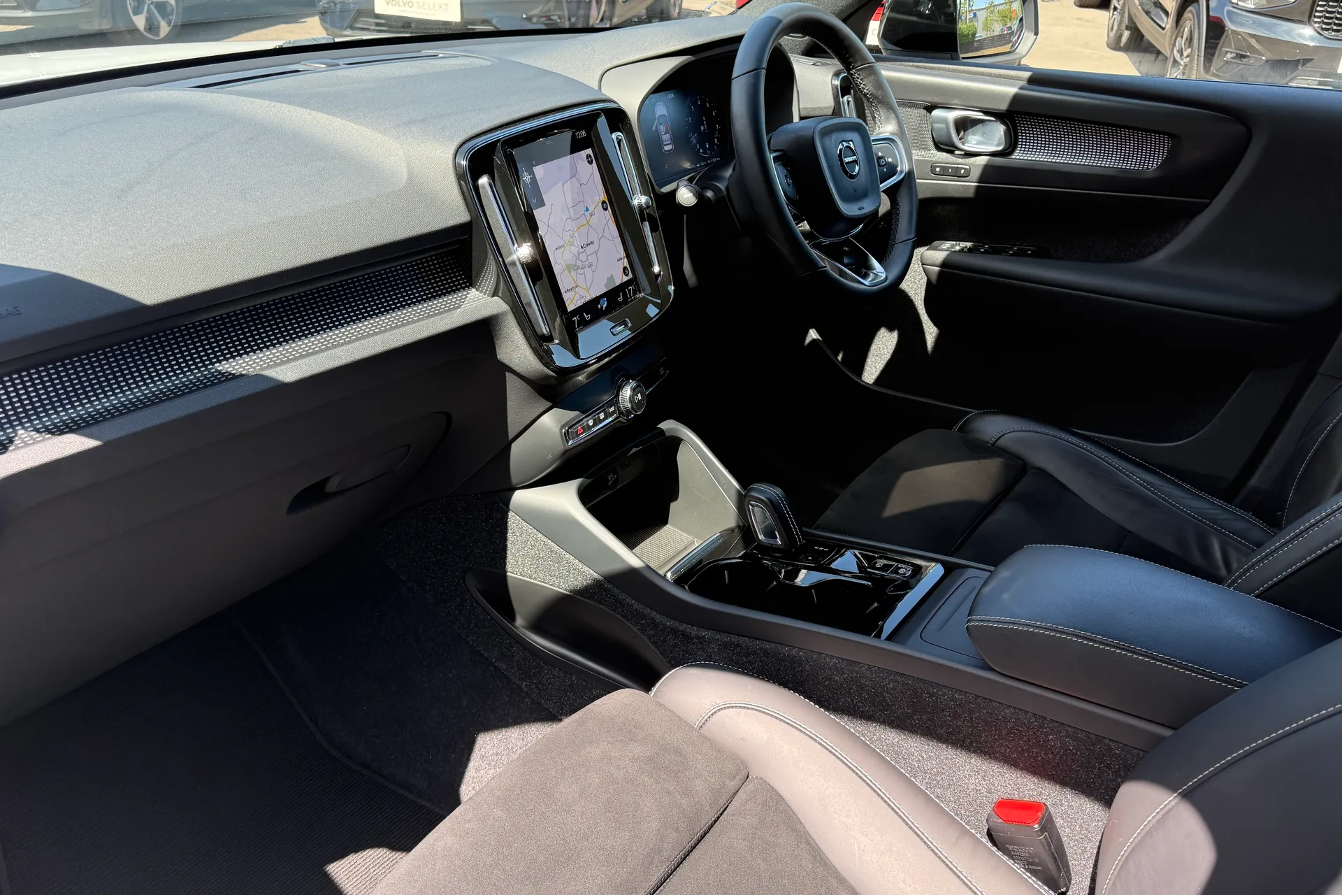 Volvo XC40 thumbnail image number 27