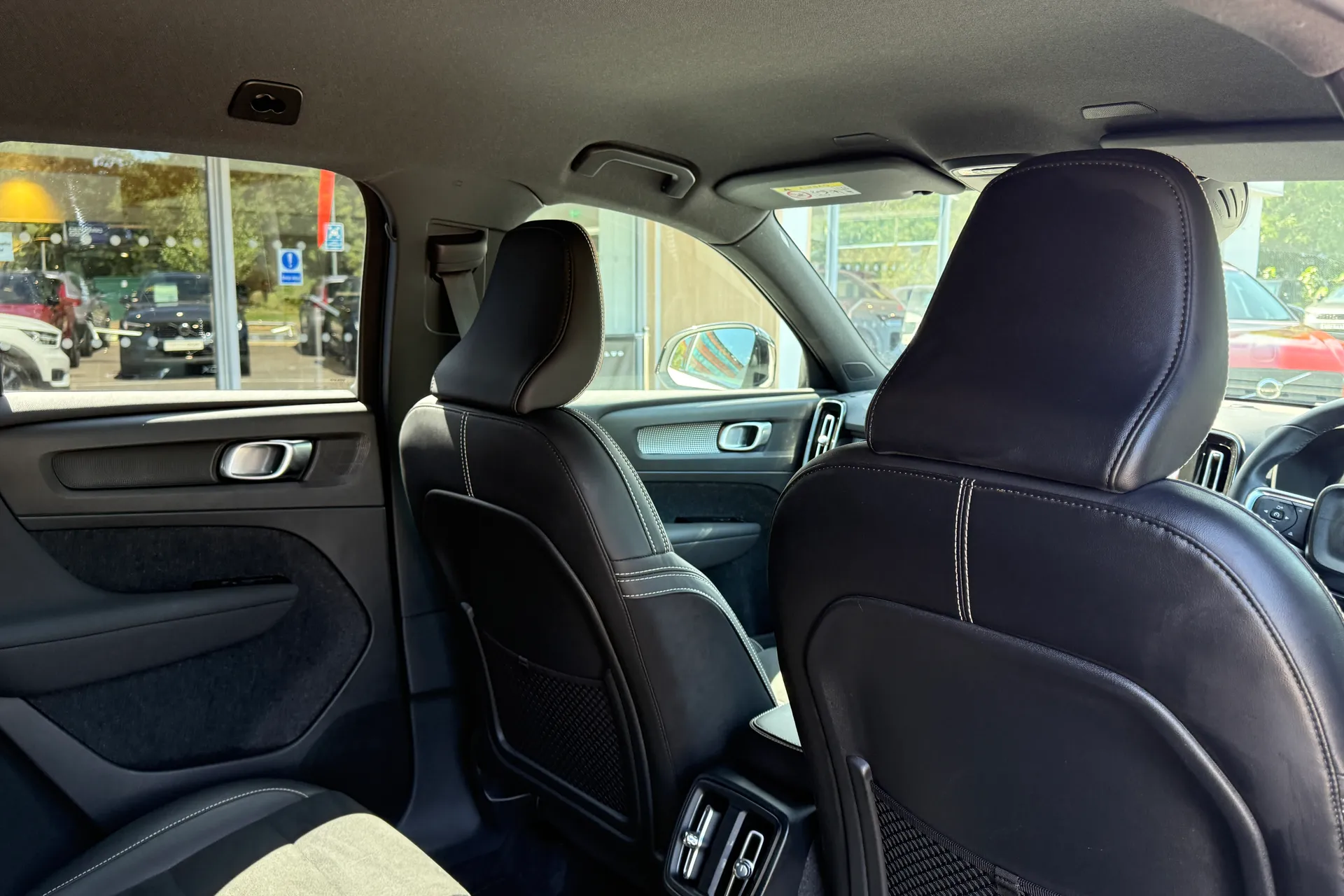 Volvo XC40 thumbnail image number 24