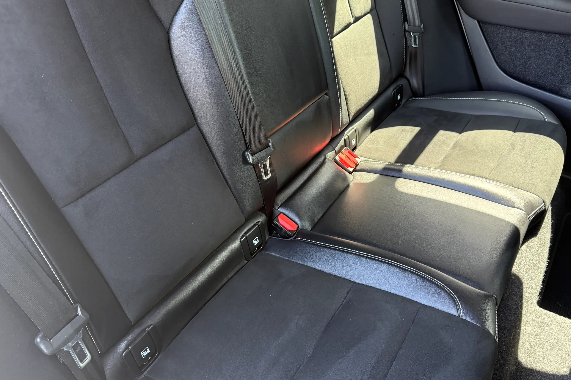 Volvo XC40 thumbnail image number 25