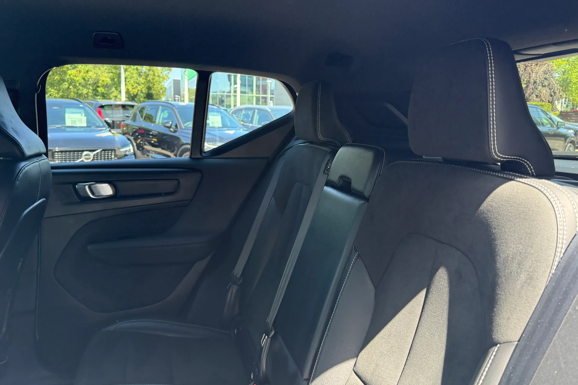 Volvo XC40 thumbnail image number 31