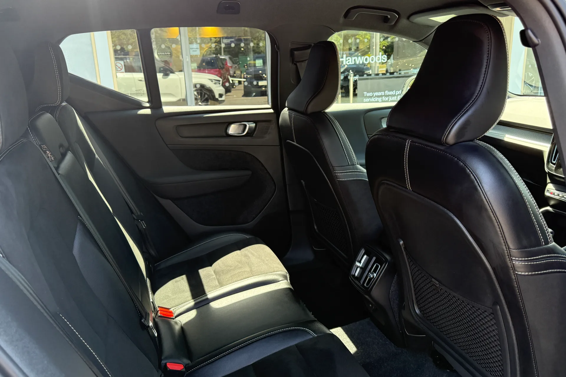 Volvo XC40 thumbnail image number 23