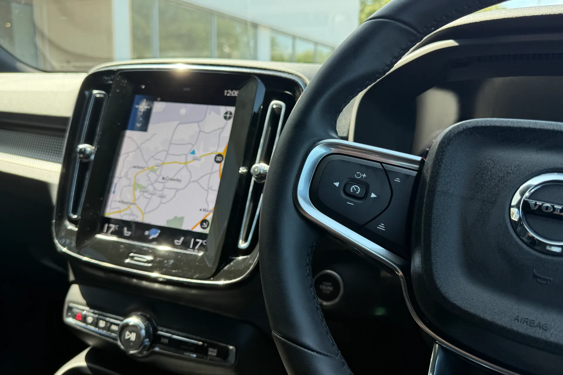 Volvo XC40 thumbnail image number 36