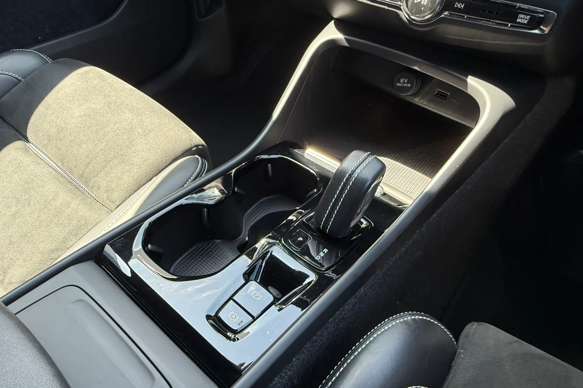 Volvo XC40 thumbnail image number 42