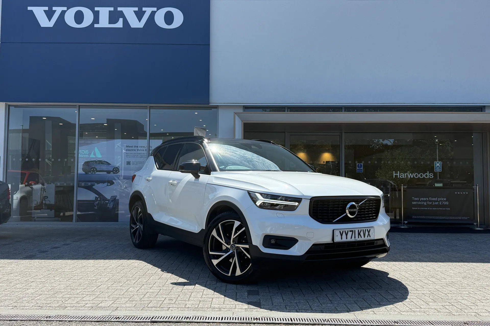 Volvo XC40 focused image