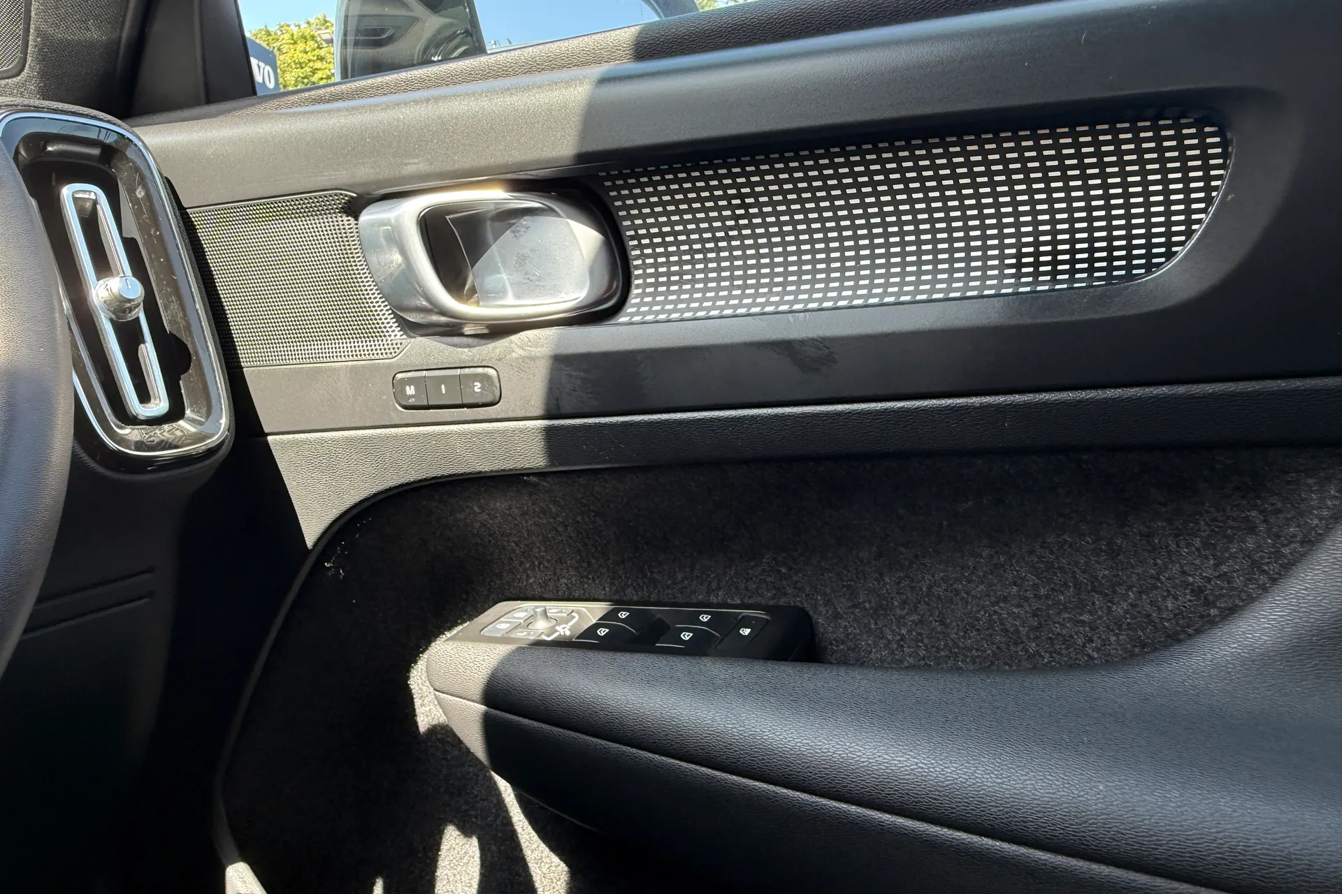 Volvo XC40 thumbnail image number 43