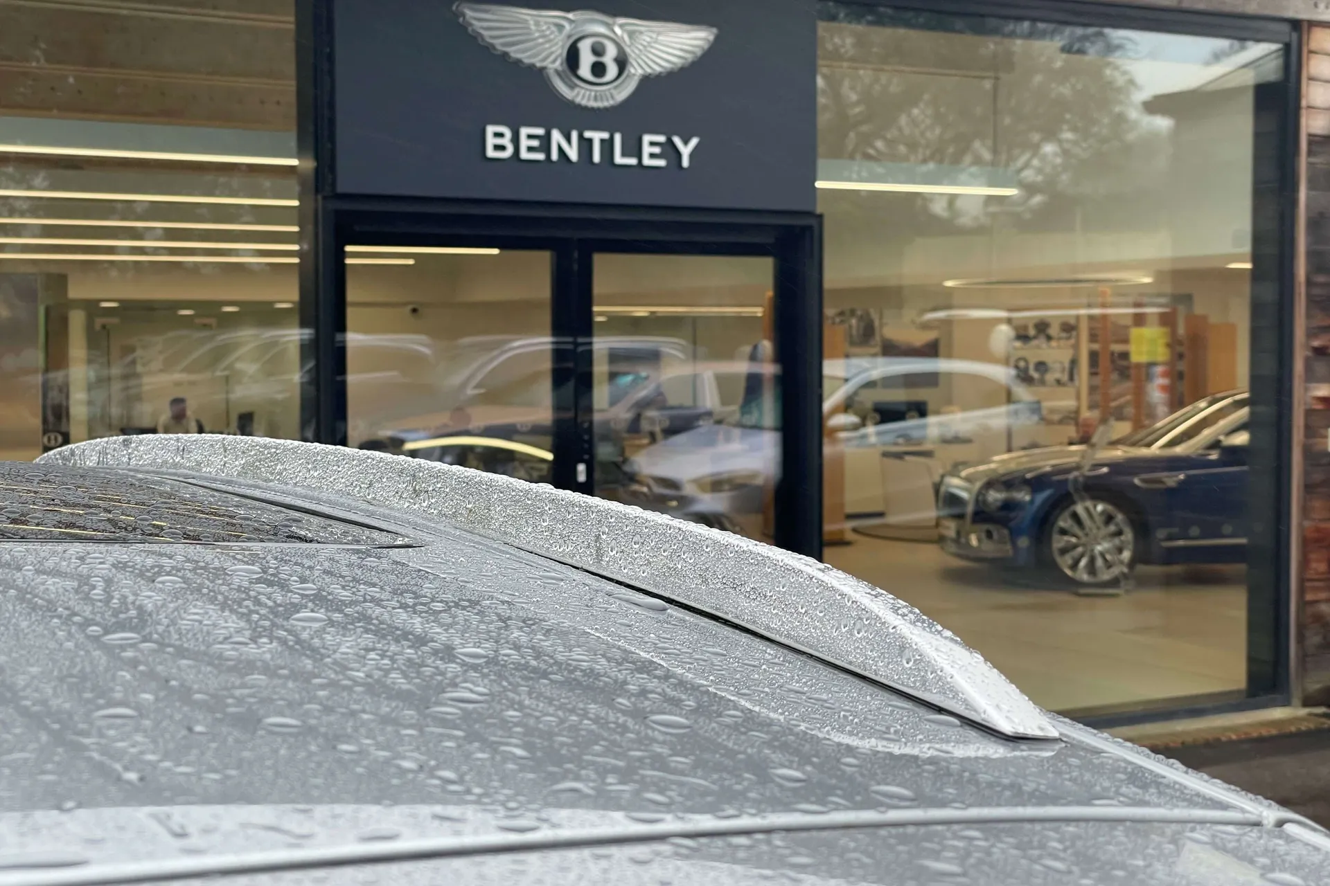 Bentley BENTAYGA thumbnail image number 16