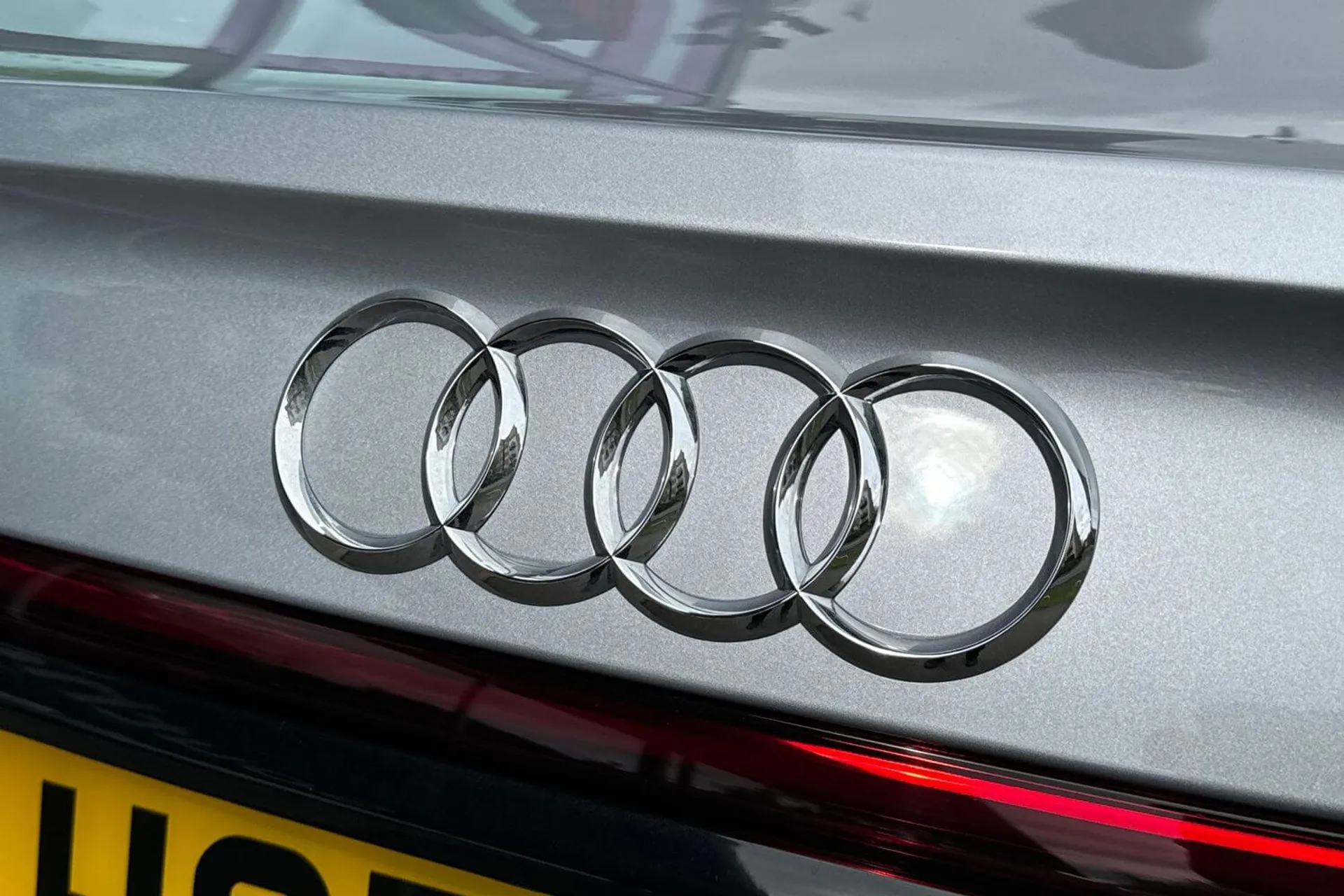 Audi A8 thumbnail image number 60