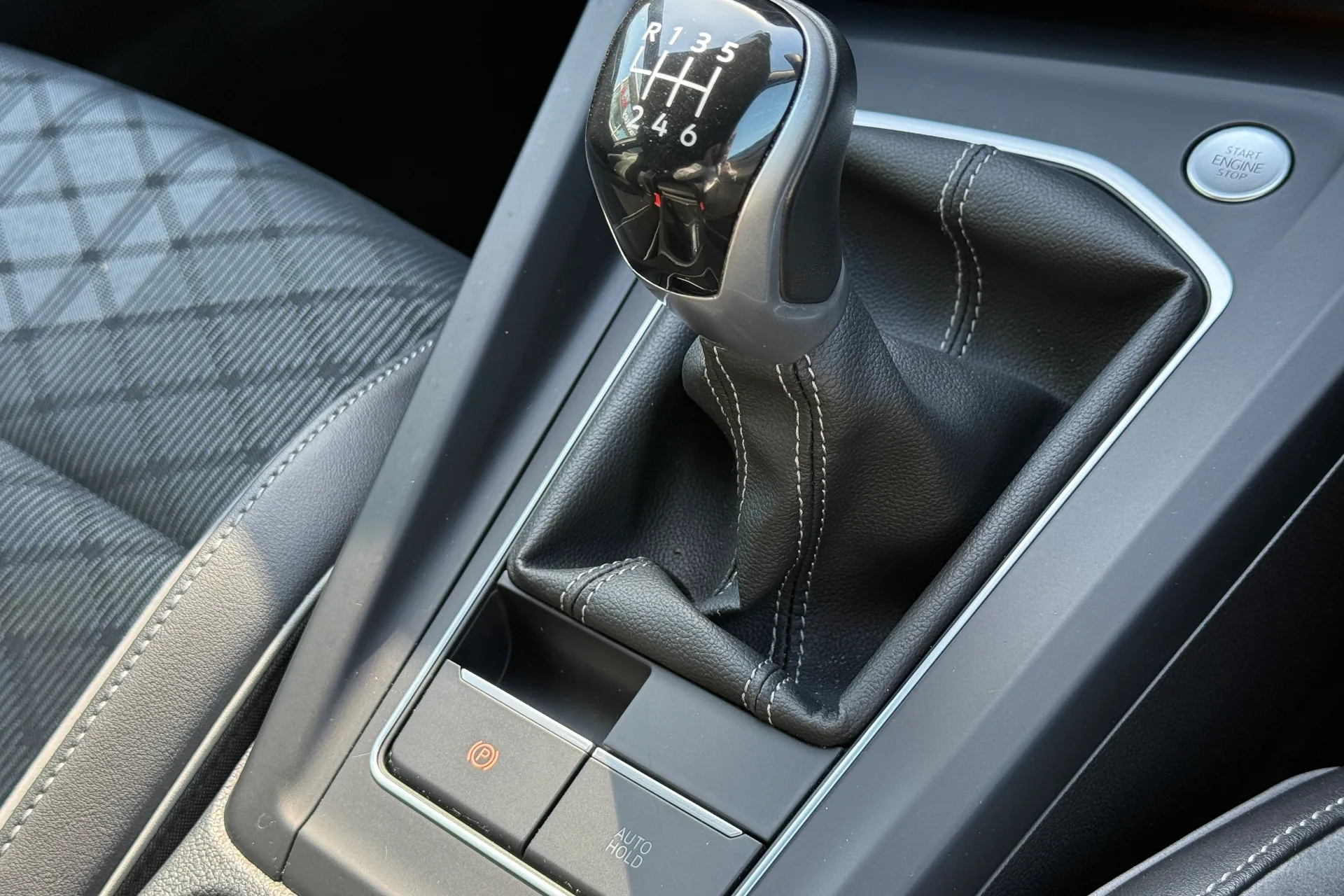 VOLKSWAGEN GOLF thumbnail image number 11