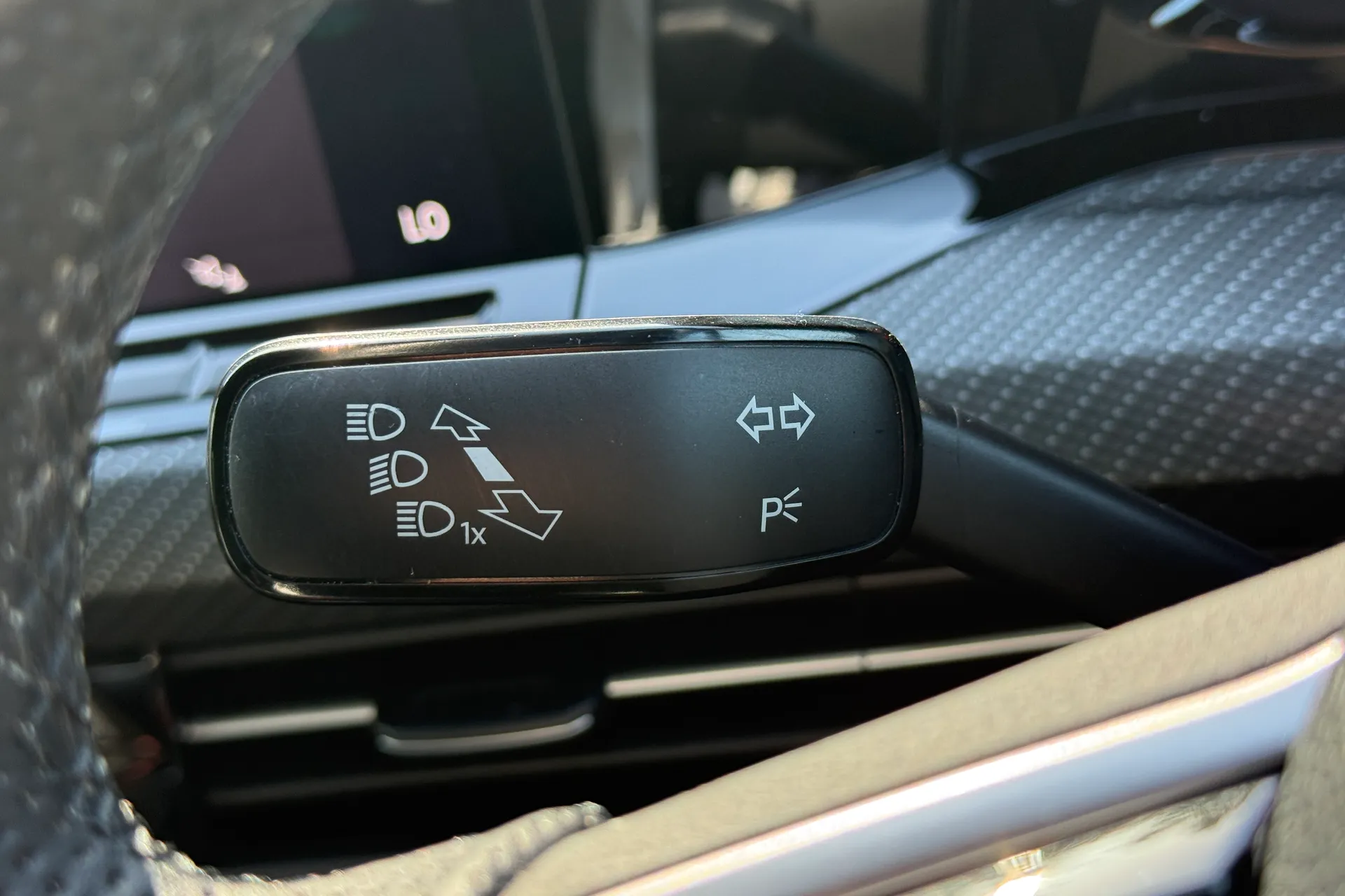 VOLKSWAGEN GOLF thumbnail image number 13