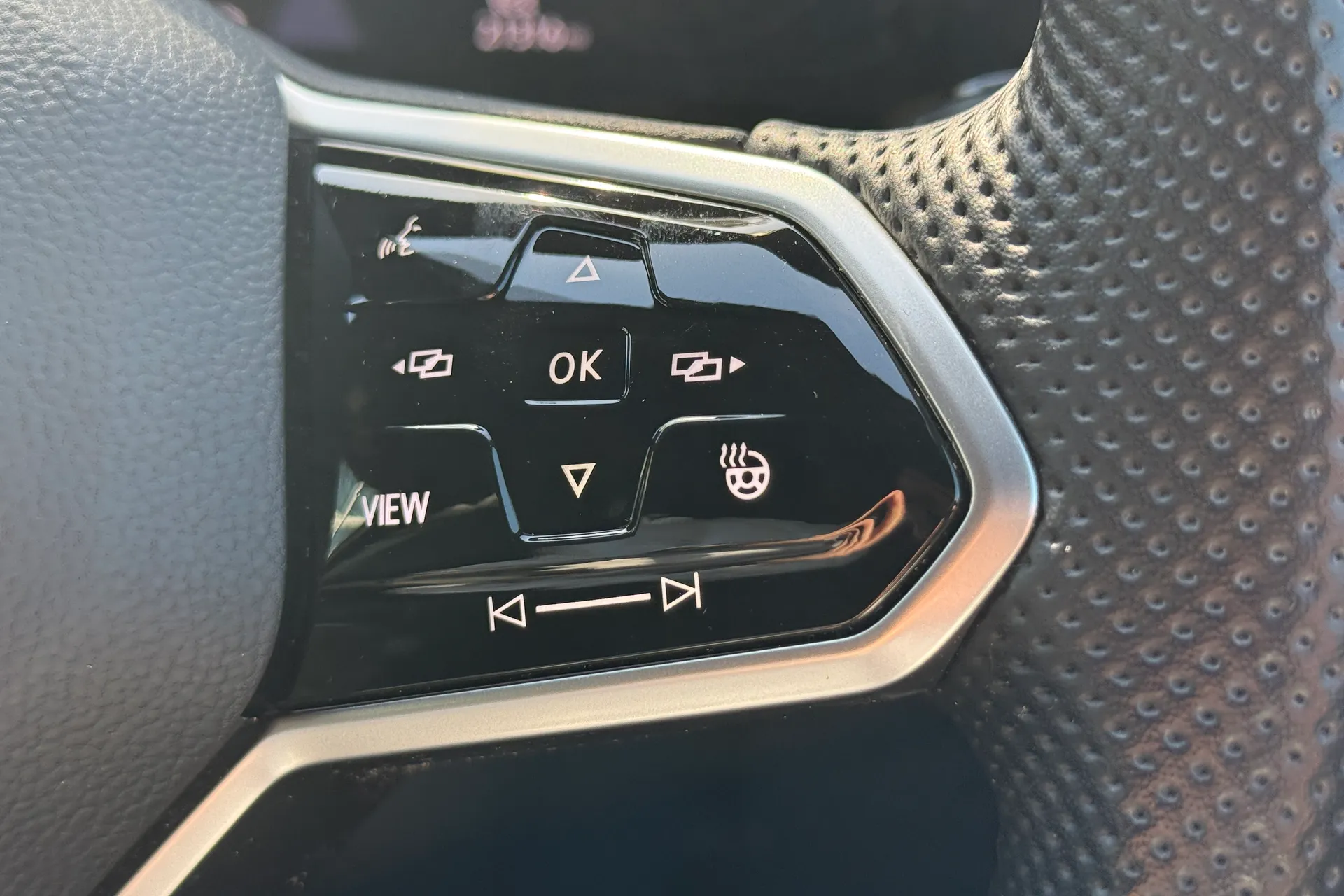 VOLKSWAGEN GOLF thumbnail image number 17