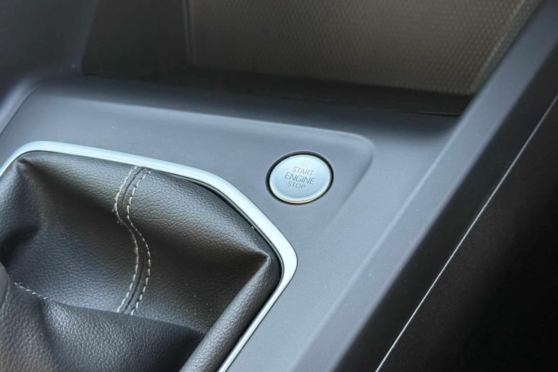 VOLKSWAGEN GOLF thumbnail image number 12