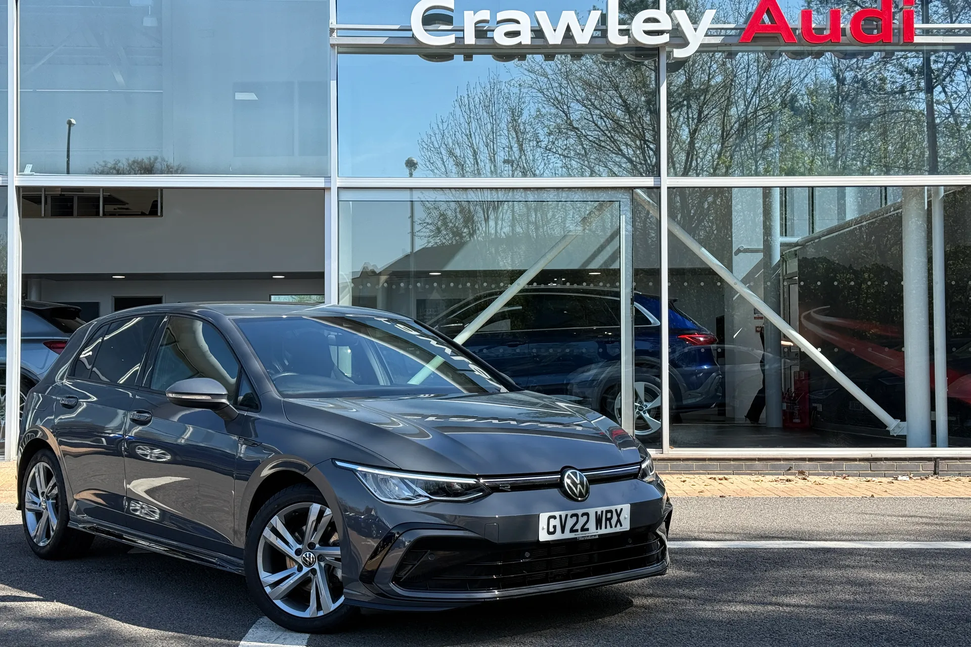 VOLKSWAGEN GOLF focused image