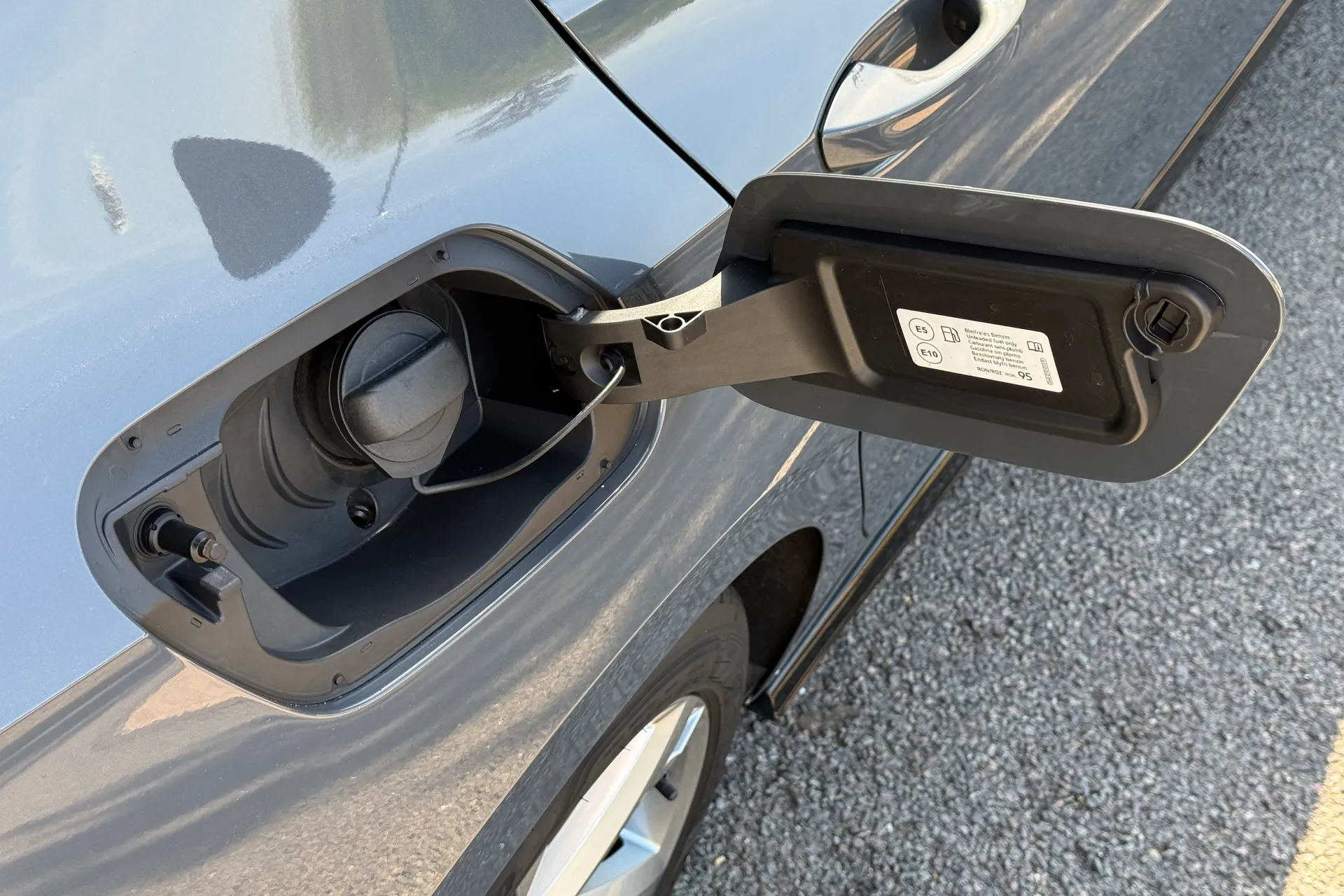 VOLKSWAGEN GOLF thumbnail image number 29