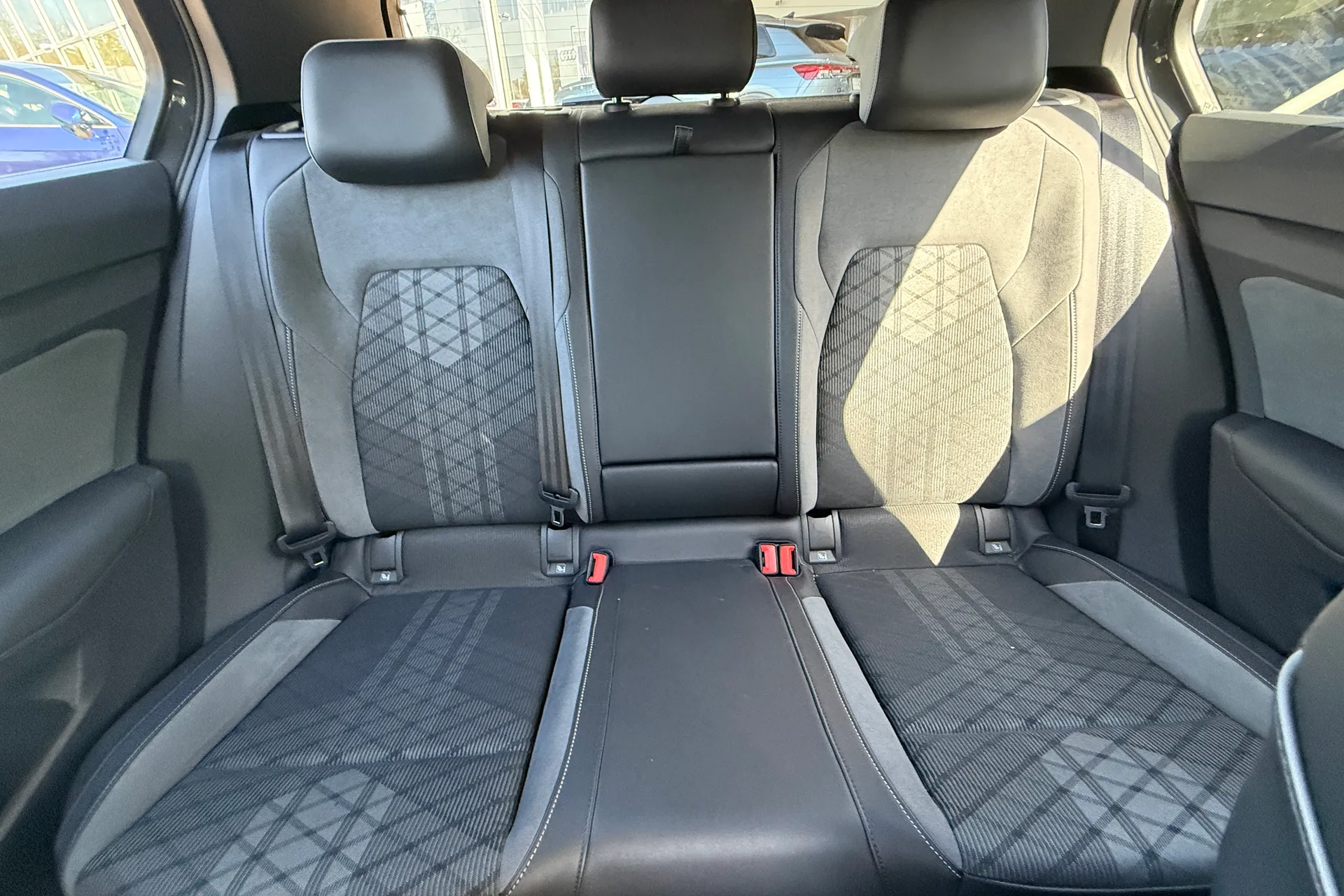 VOLKSWAGEN GOLF thumbnail image number 23