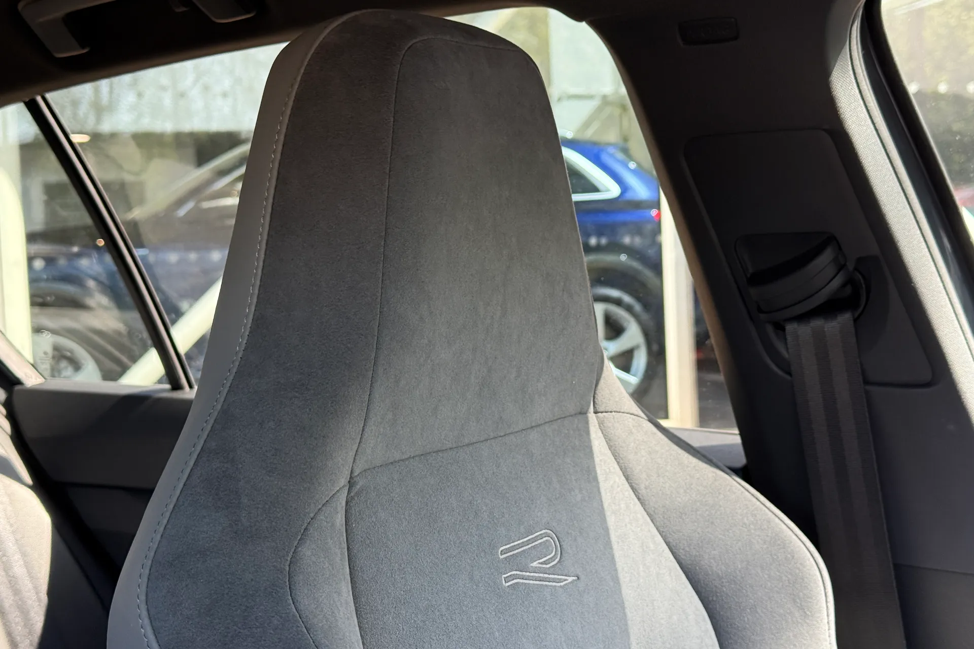 VOLKSWAGEN GOLF thumbnail image number 22