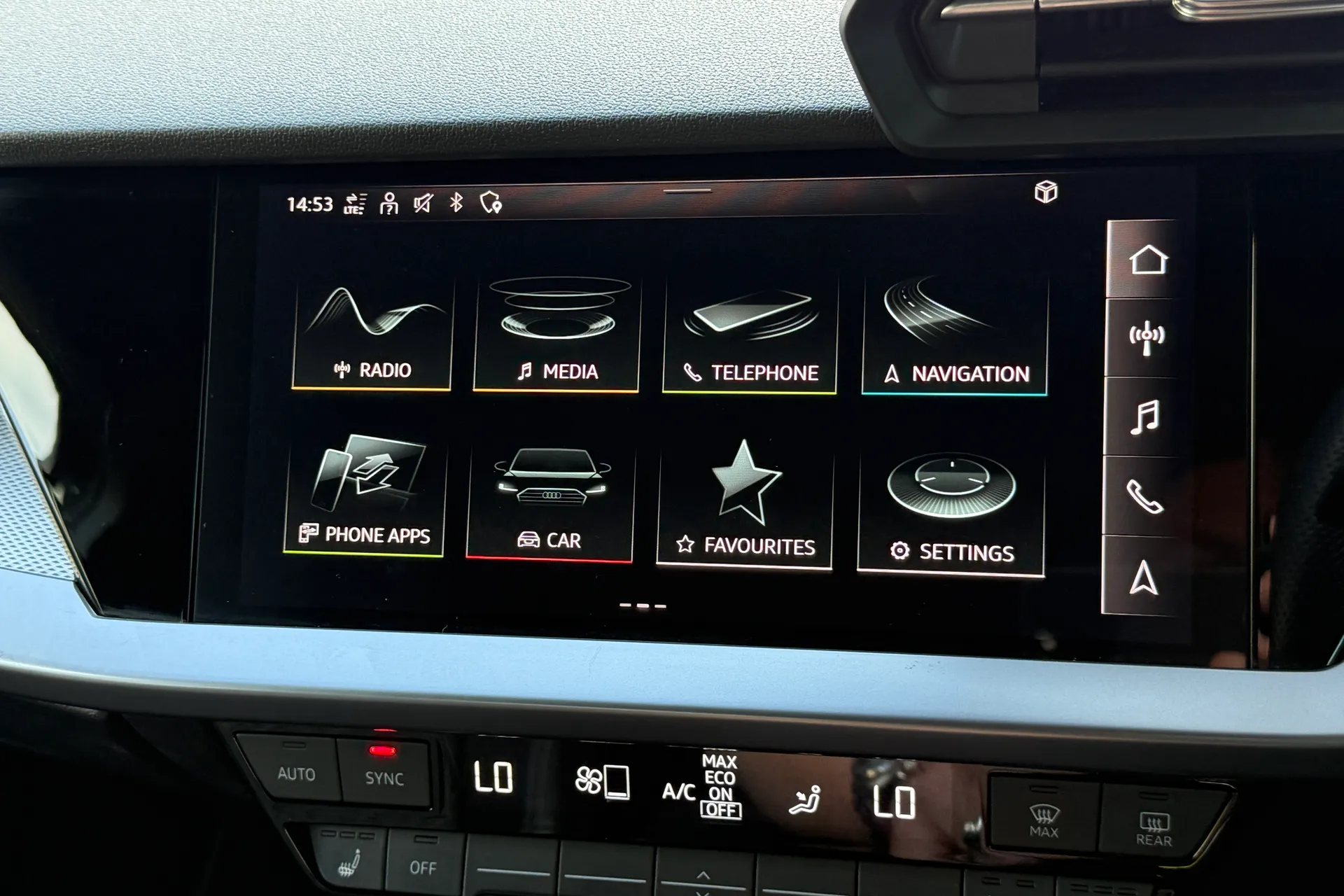 Audi A3 thumbnail image number 31