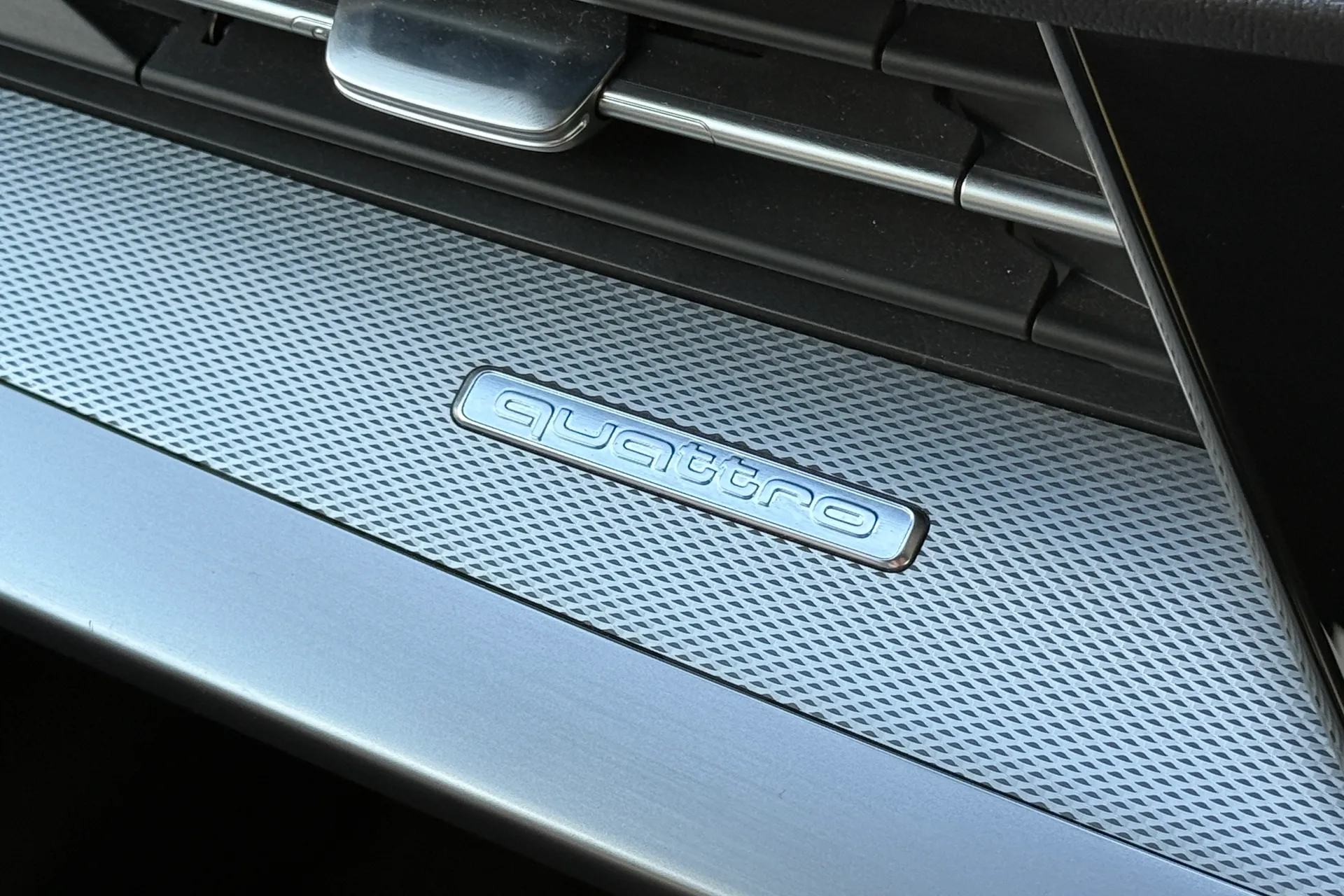 Audi A3 thumbnail image number 18